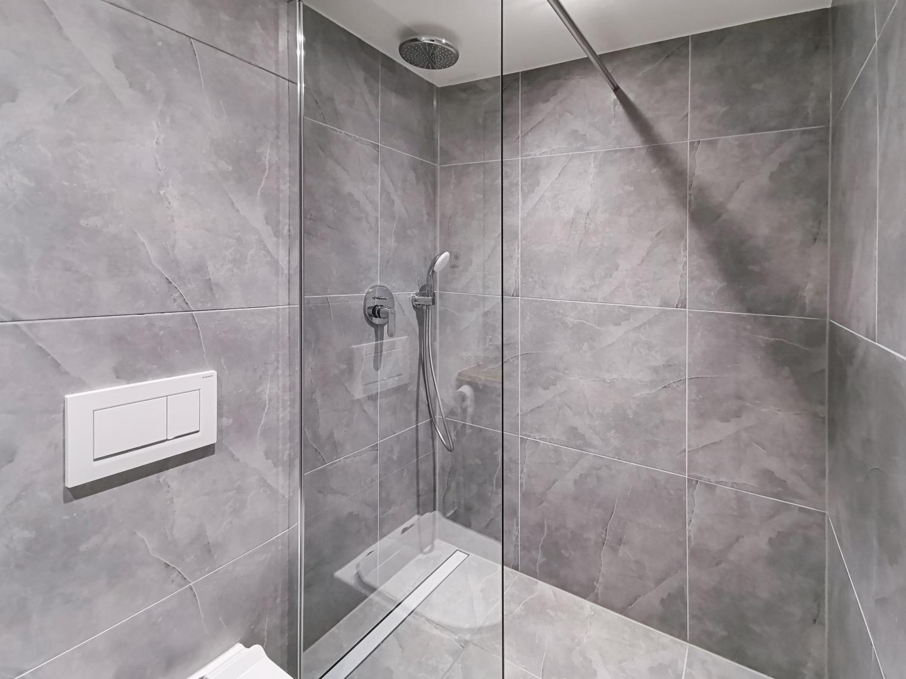 One-Bedroom Apartment - Photo 12