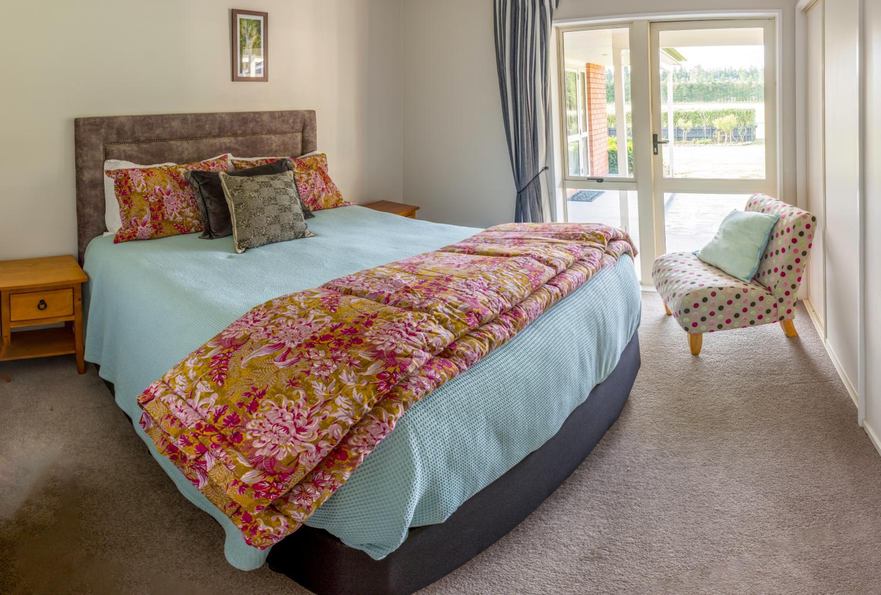 Queen Room with Garden View - Photo 1