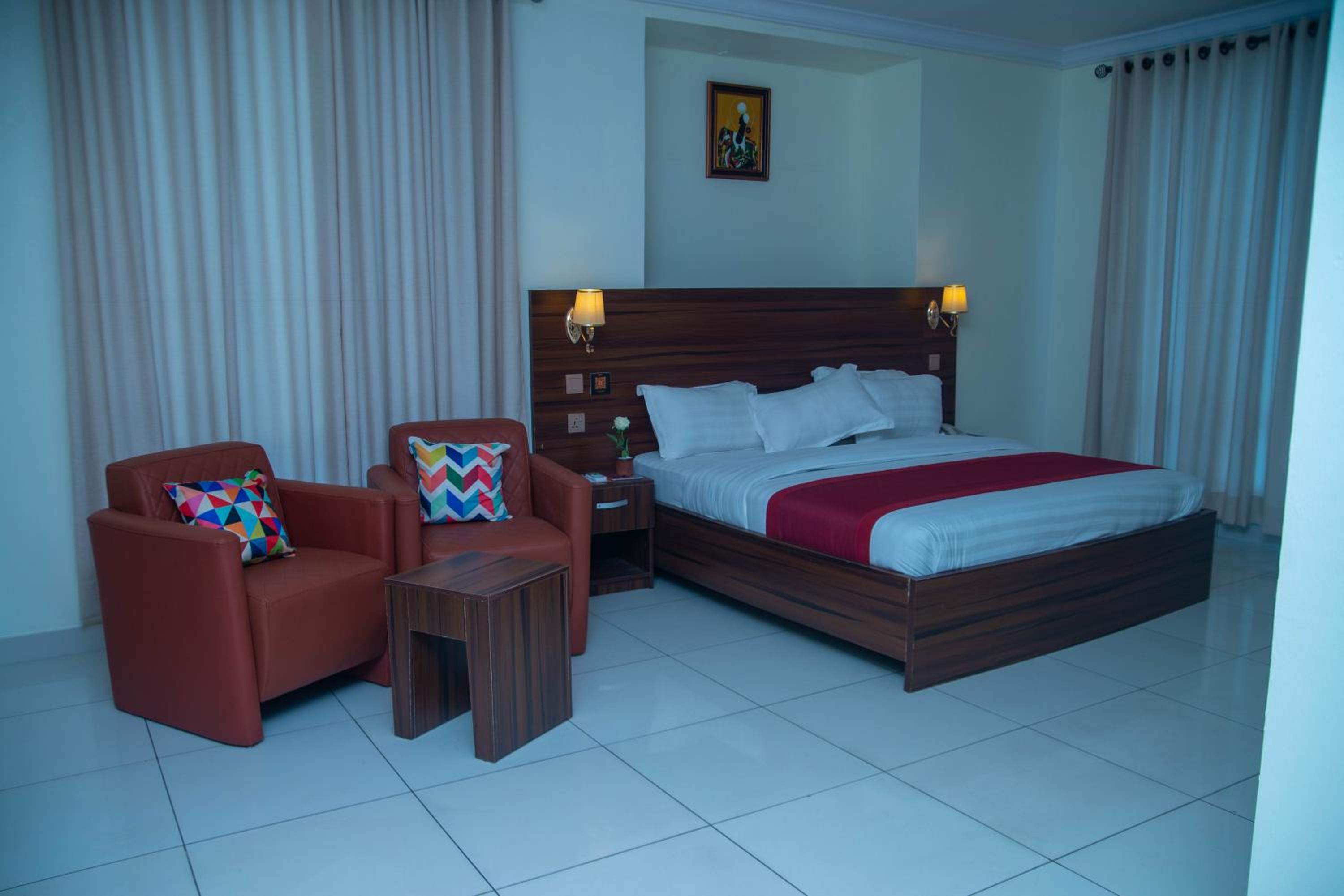 Superior King Room - Photo 7