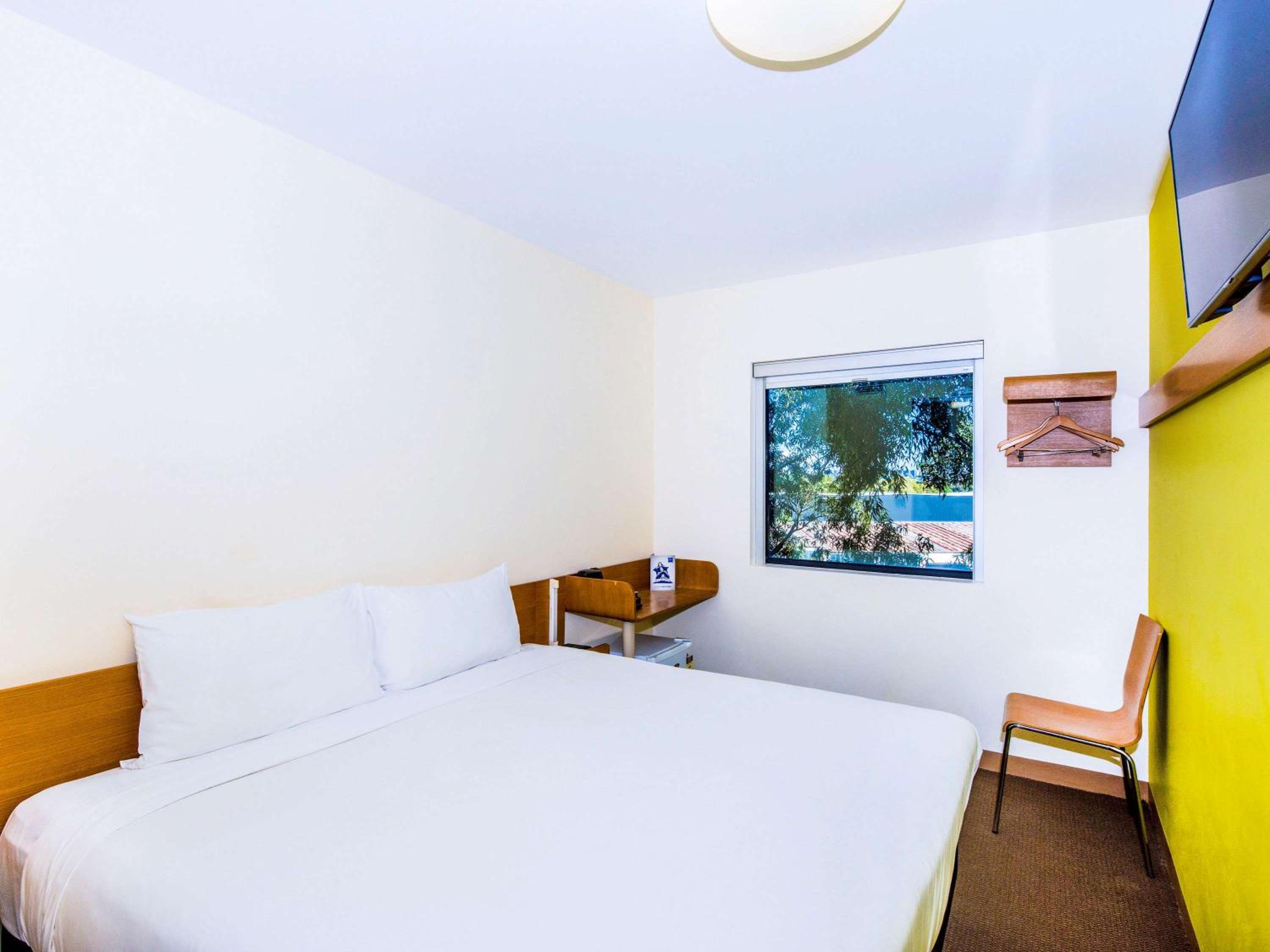 Standard King Room - Photo 3