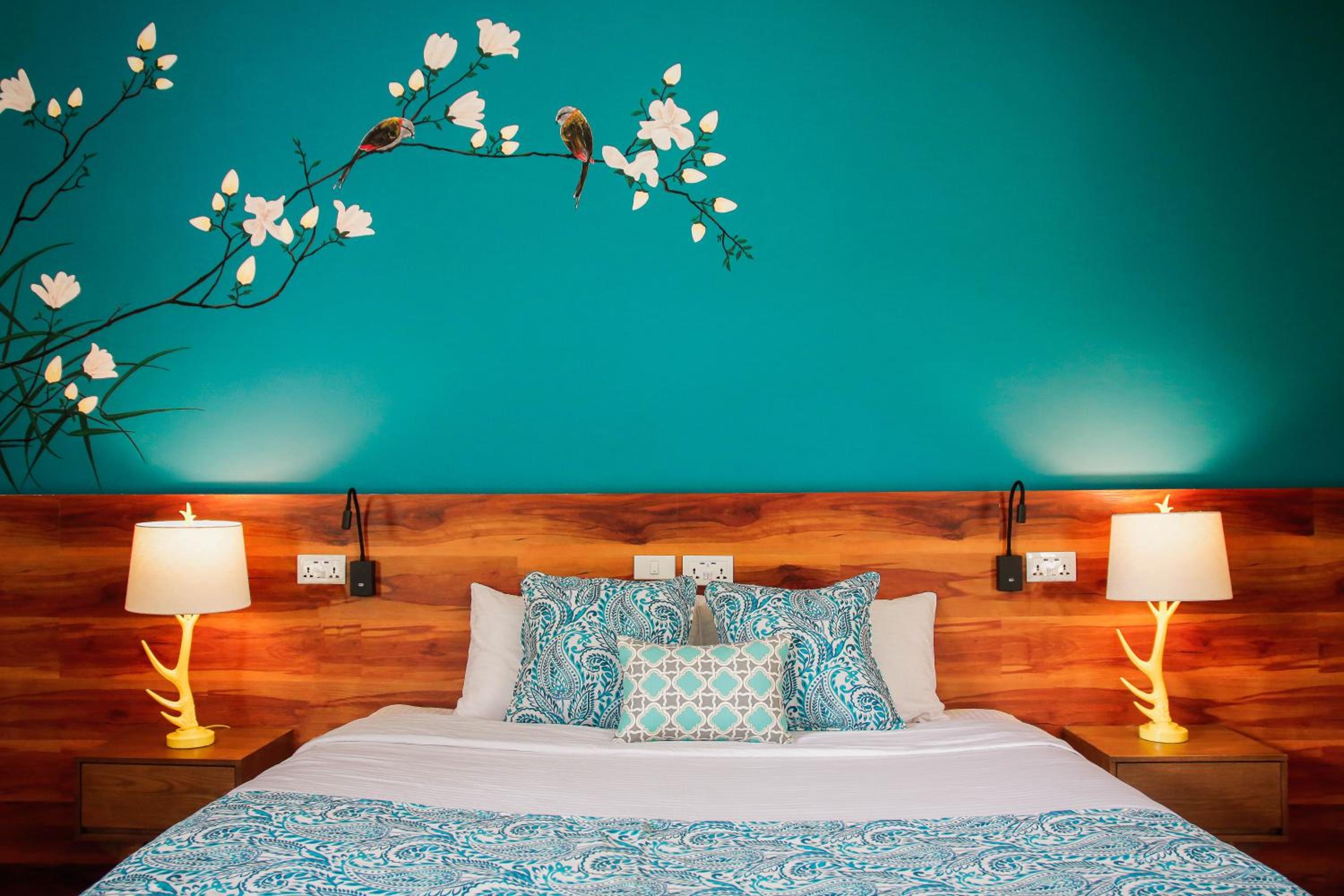 The Grange corner room - Photo 9