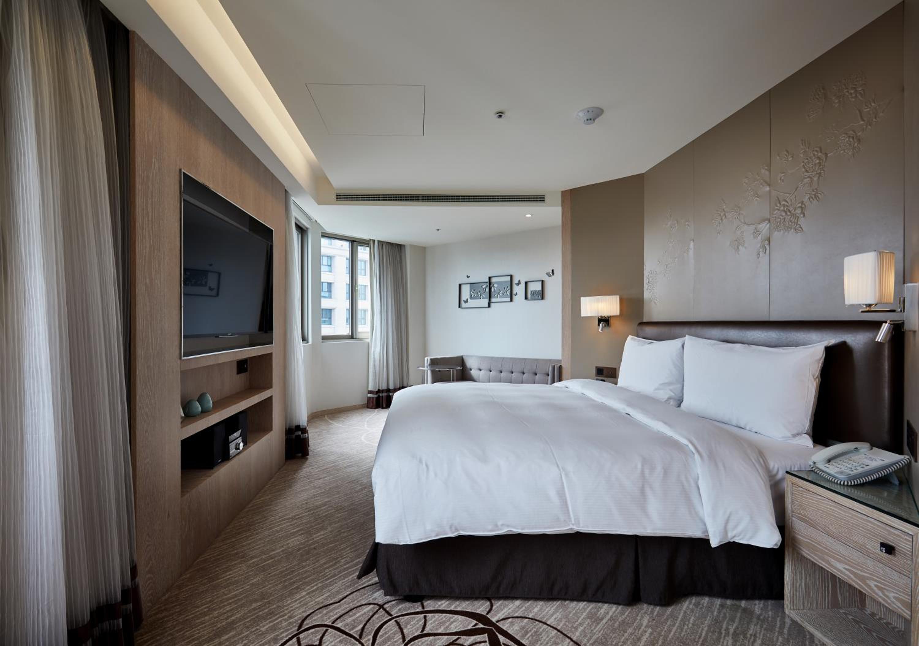 Suite with Sofa Bed