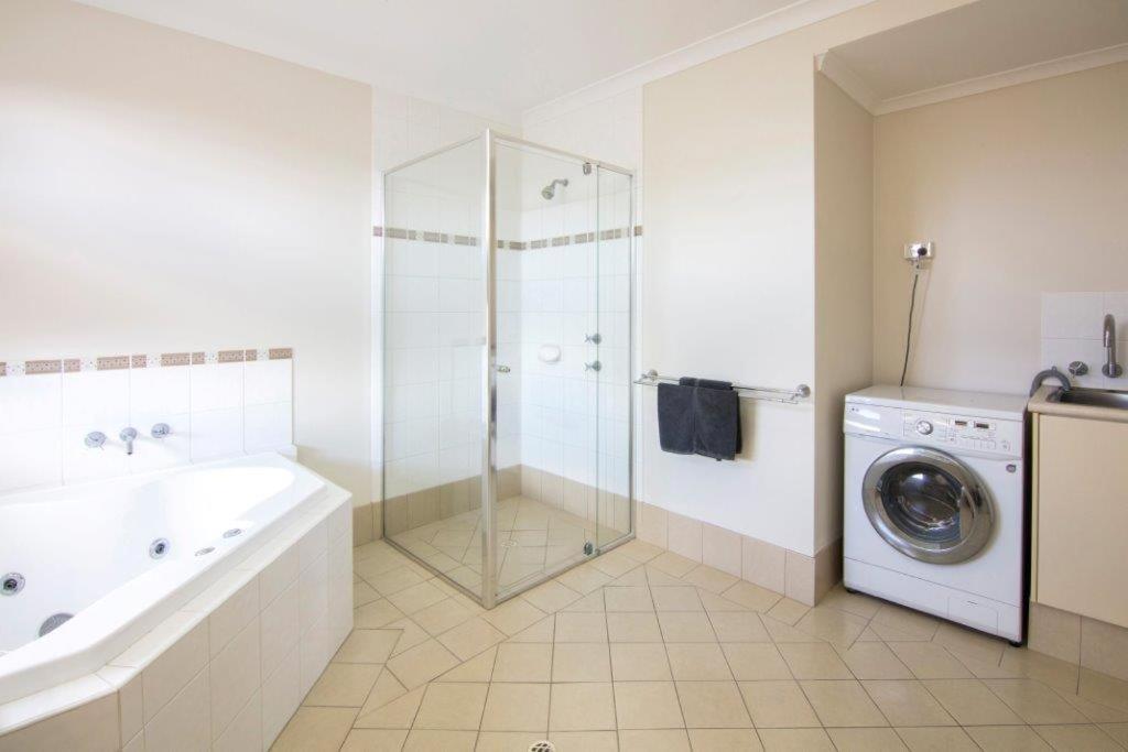 One-Bedroom Apartment with Spa Bath photo 2