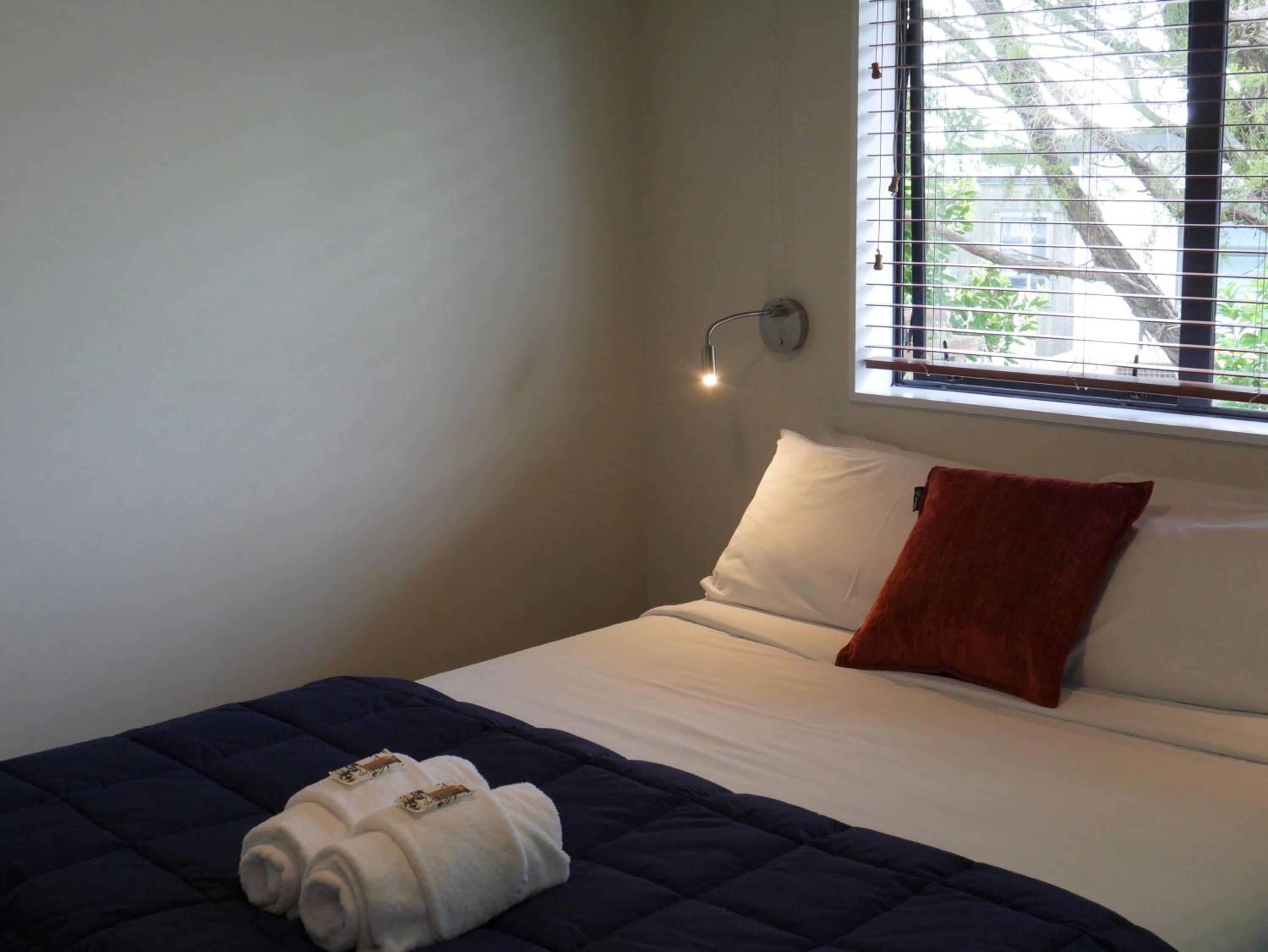 Queen Room photo 2