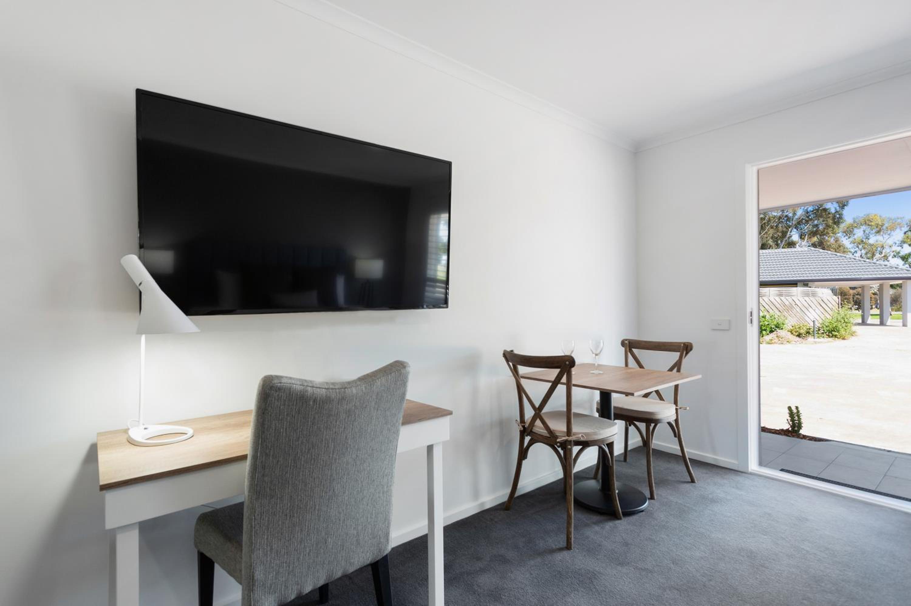 King Room - Disability Access photo 3