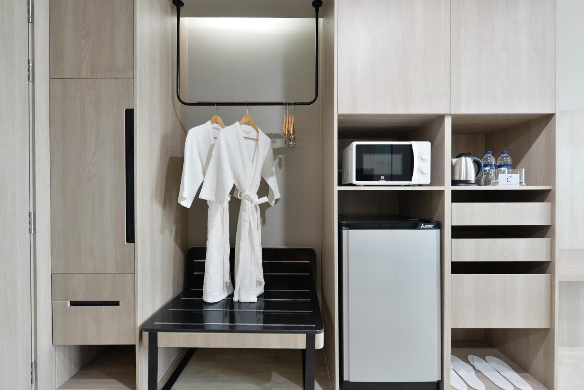 Grand Deluxe King Suite  2 Pax - Photo 15