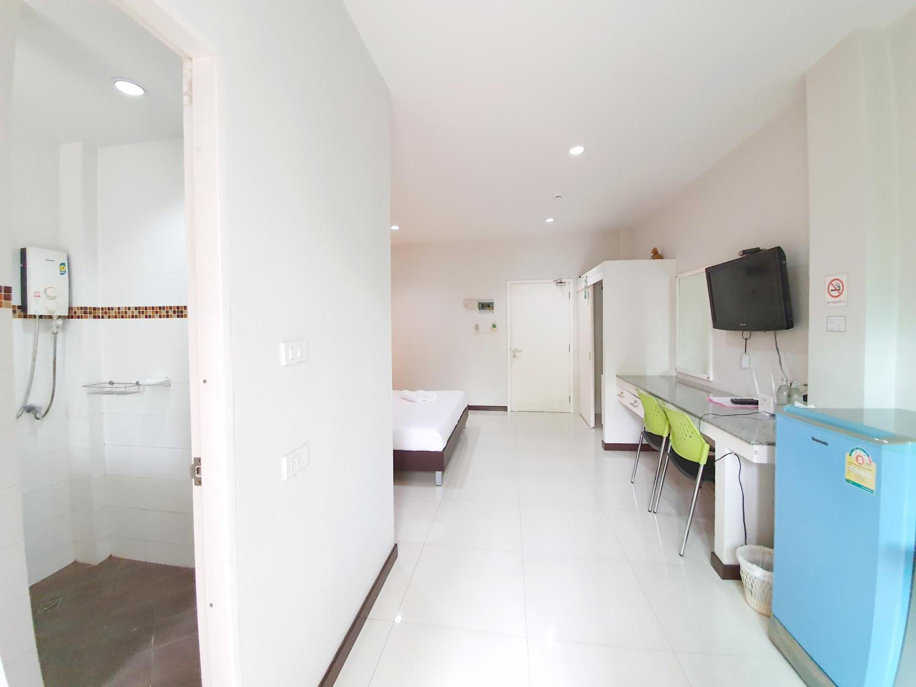 Standard Double Room - Photo 6