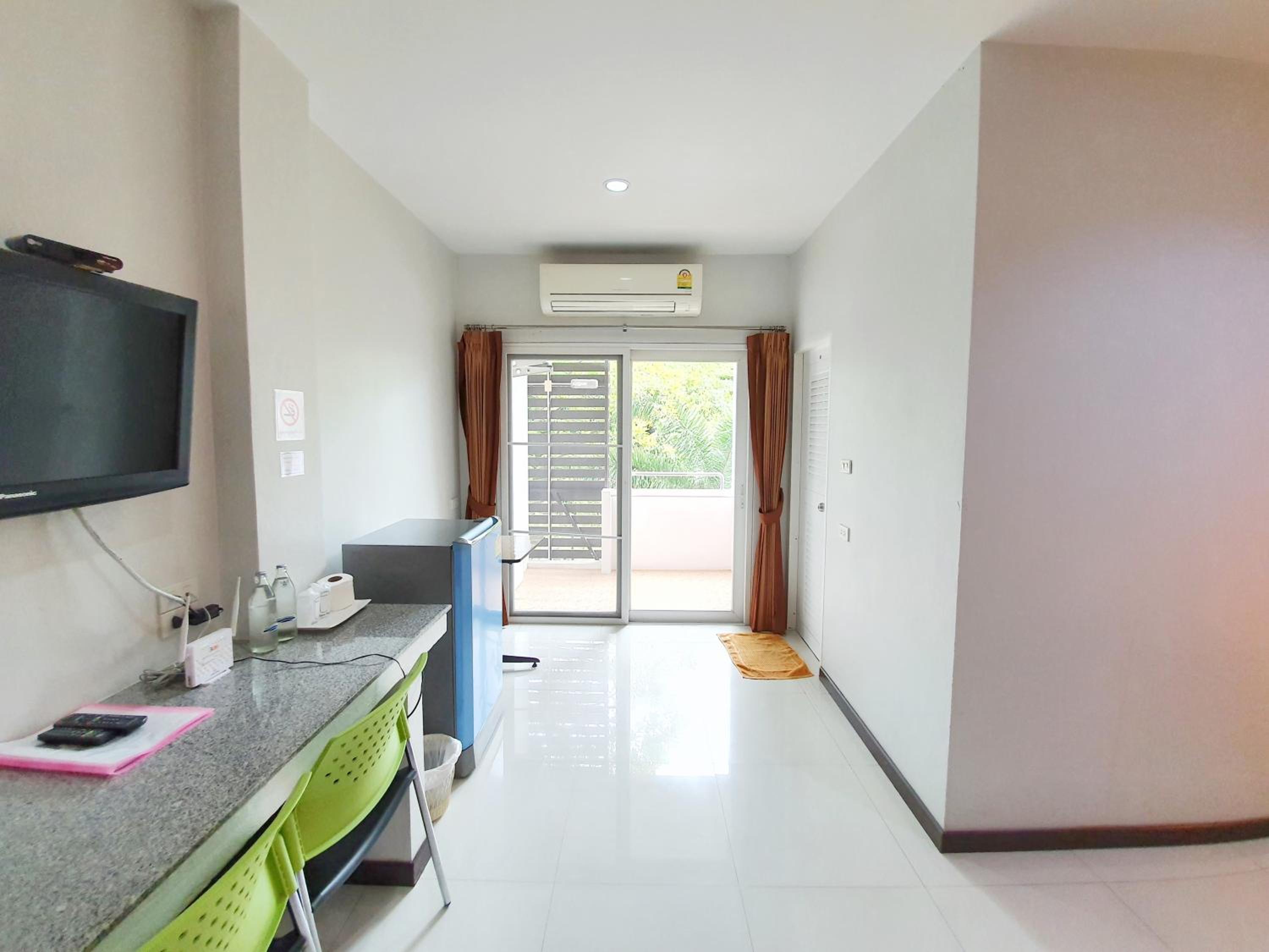Standard Twin Room - Photo 1