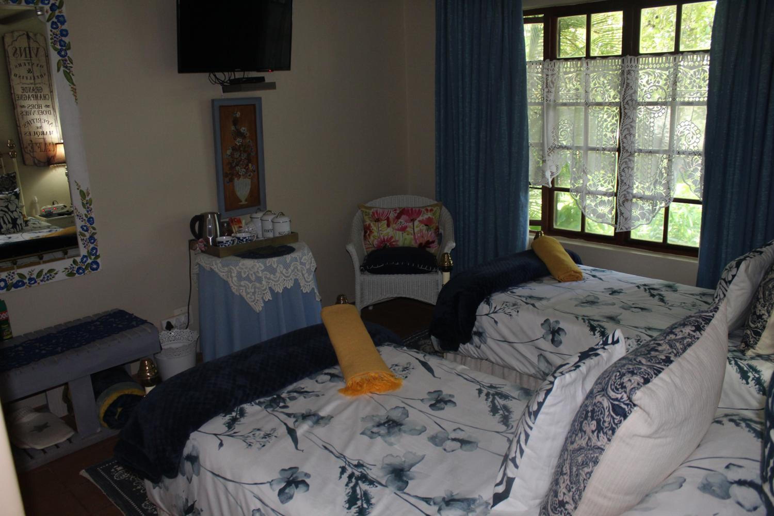 Standard Twin Room - Photo 2