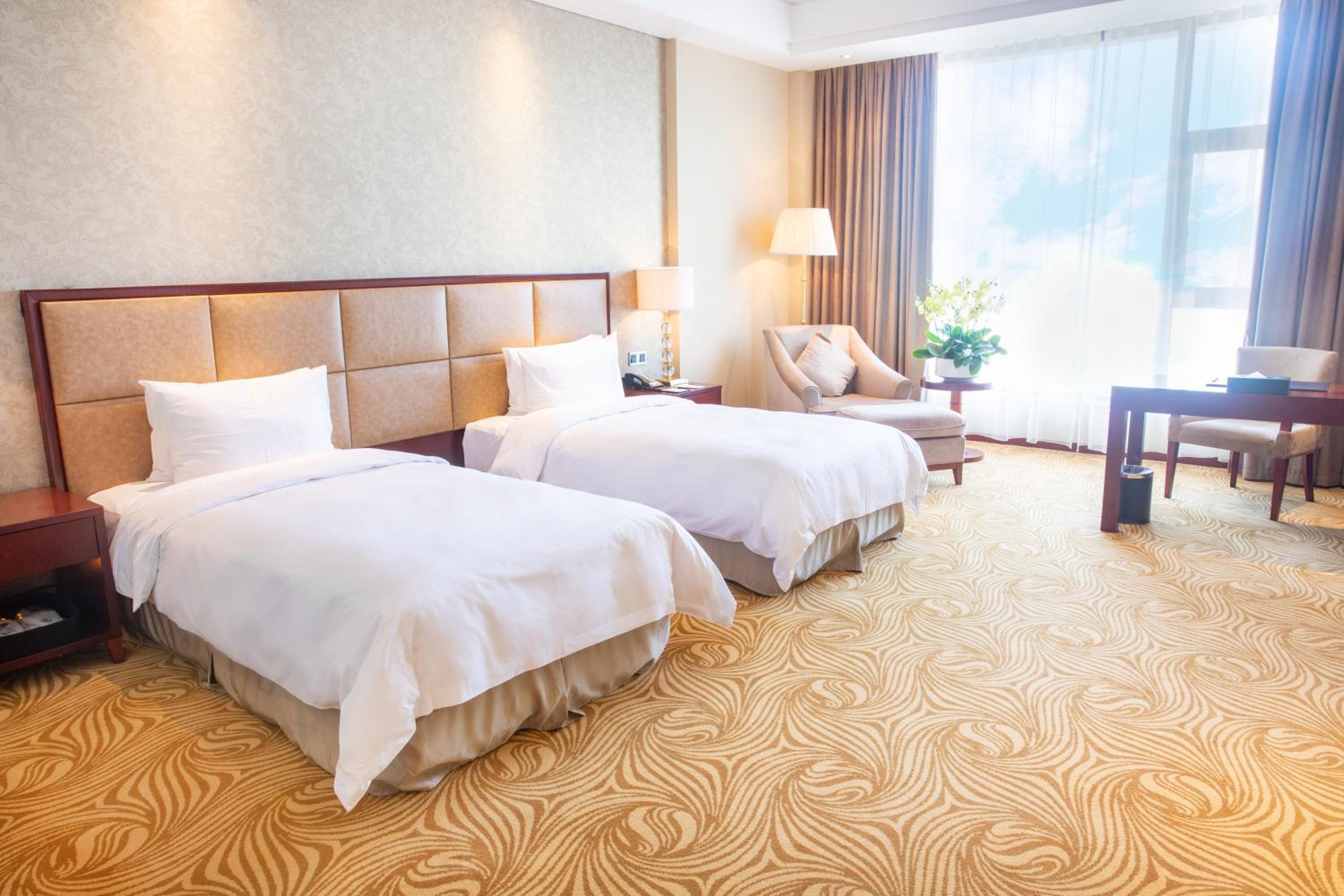 Premium Twin Room - Photo 6