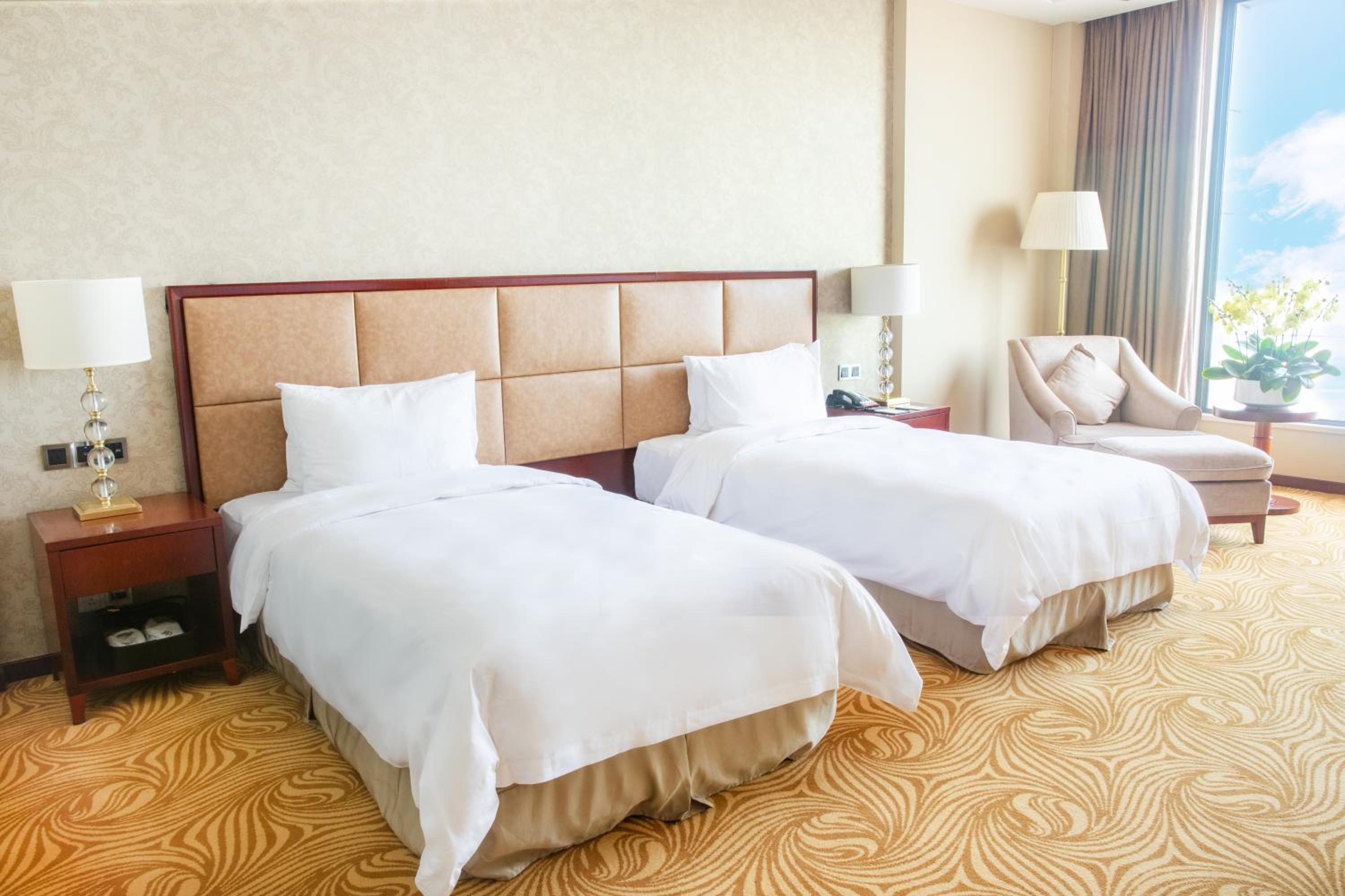 Premium Twin Room - Photo 1