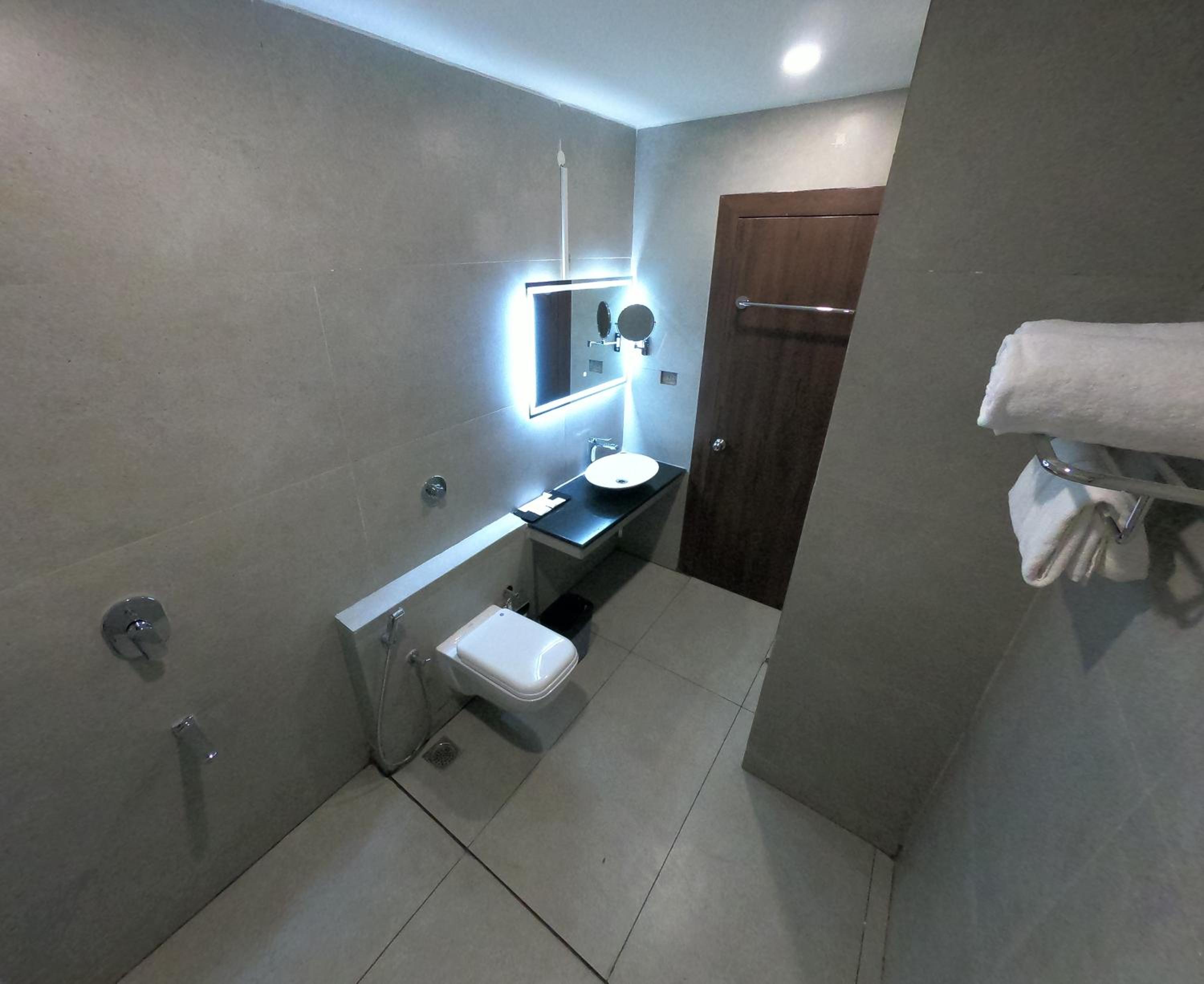Superior King Room - Photo 4