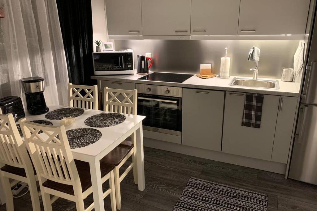 One-Bedroom Apartment - Photo 8