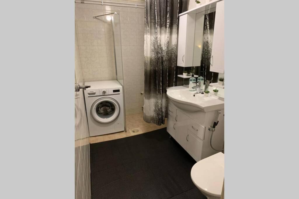 One-Bedroom Apartment - Photo 4