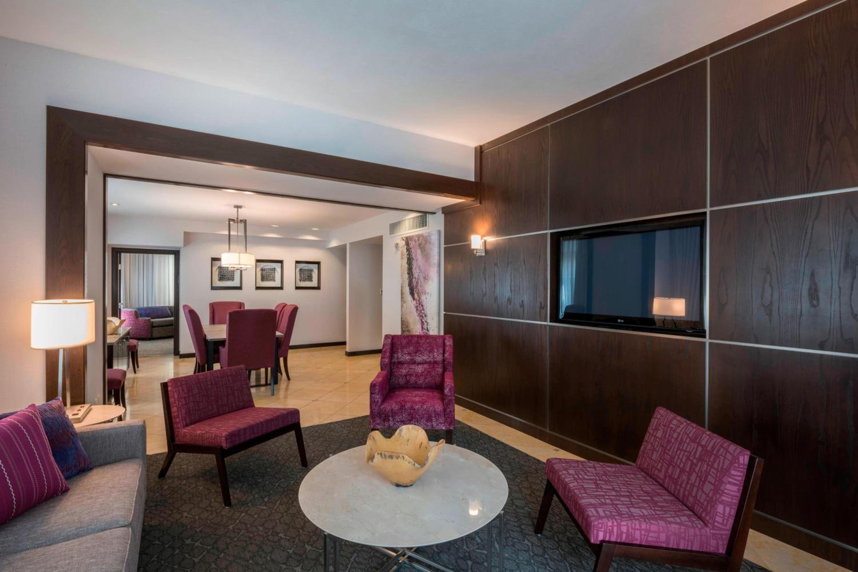 Two-Bedroom Suite with One King Bed, Two Queen Beds and Sofa Bed