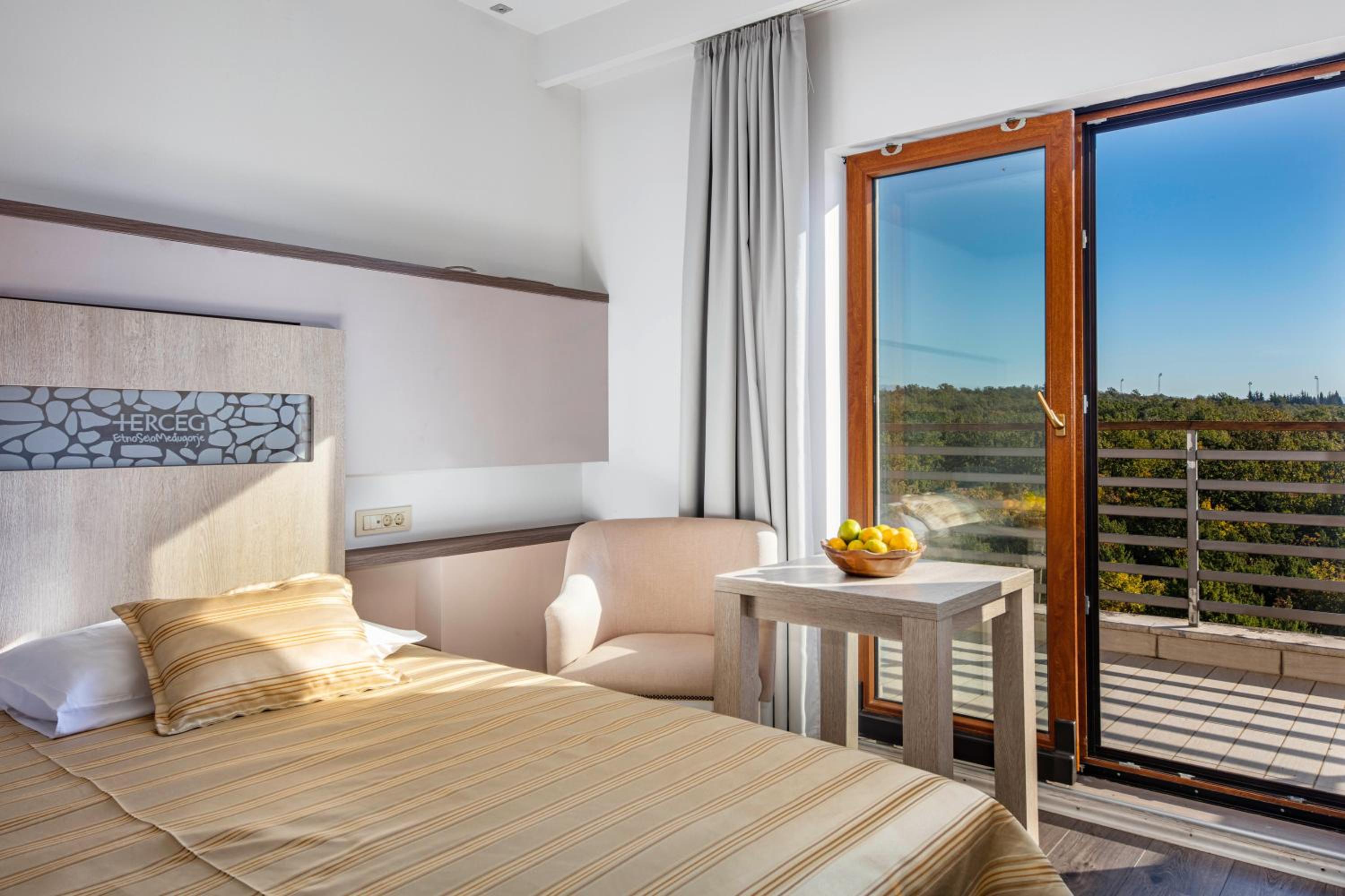 Standard Double Room with Balcony - Annex - Photo 5