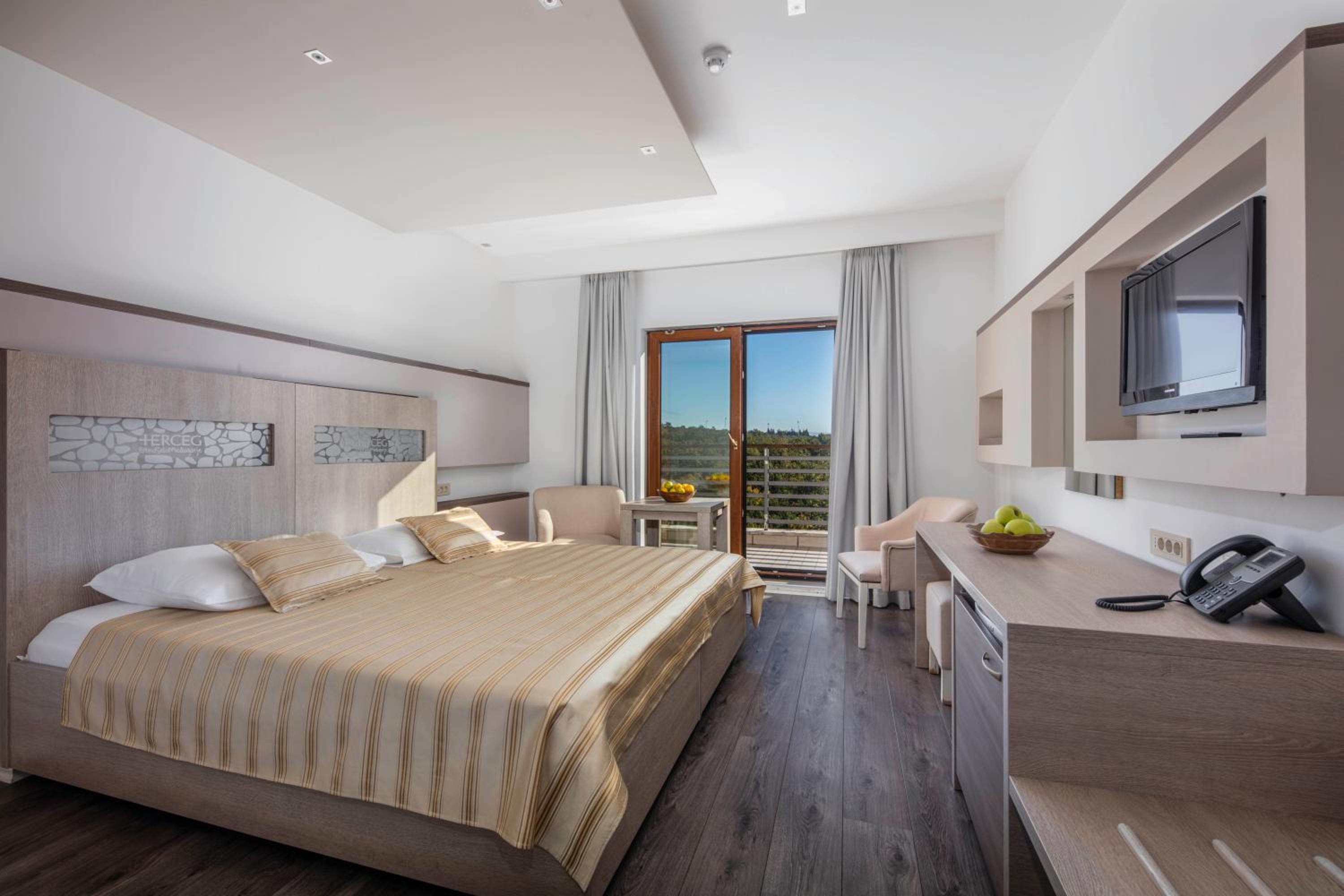 Standard Double Room with Balcony - Annex - Photo 1