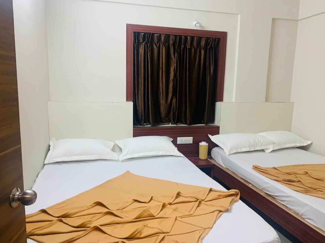 Budget Triple Room - Photo 12