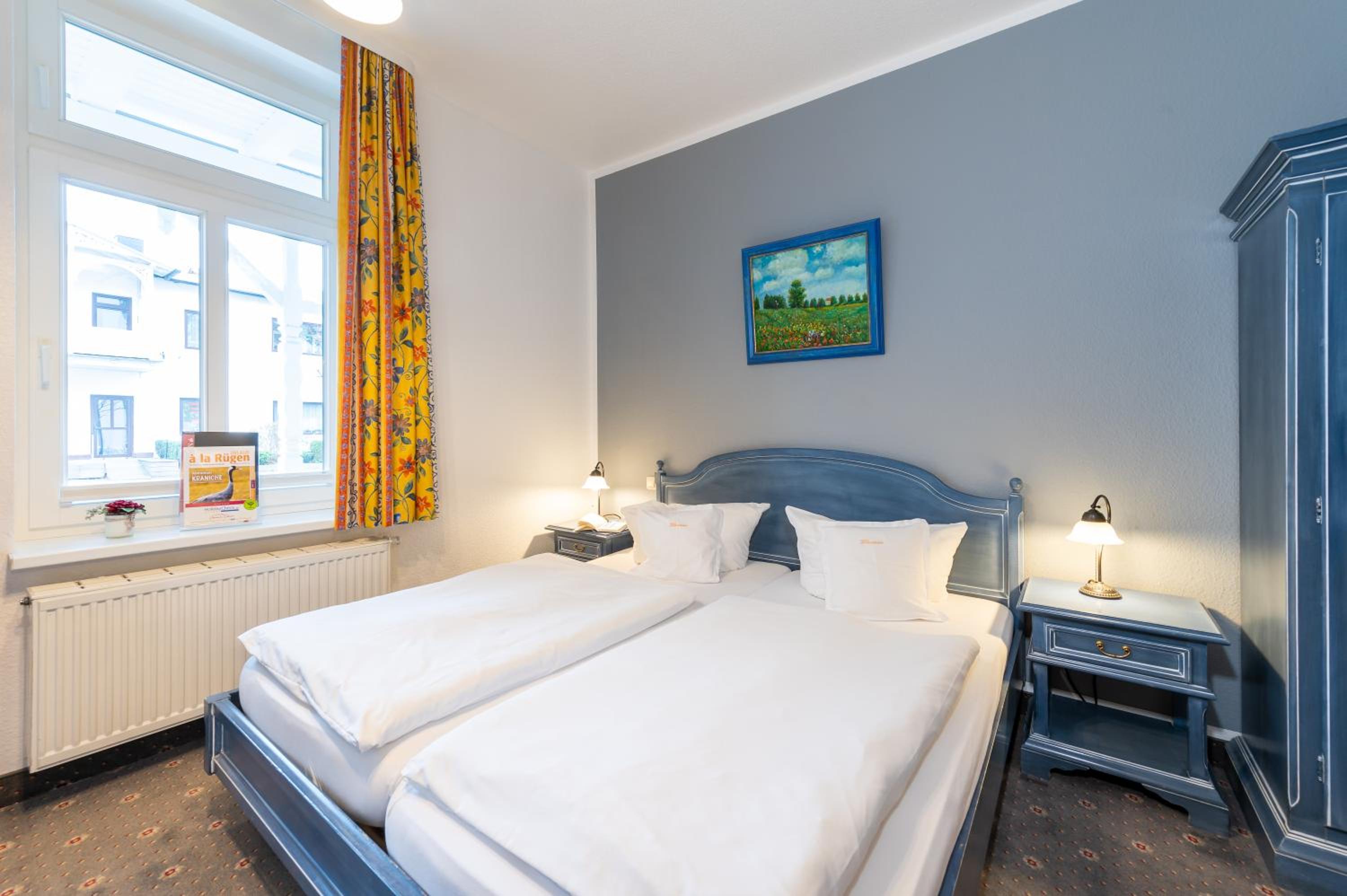 Doppelzimmer mit Balkon - Straßenseite photo 3