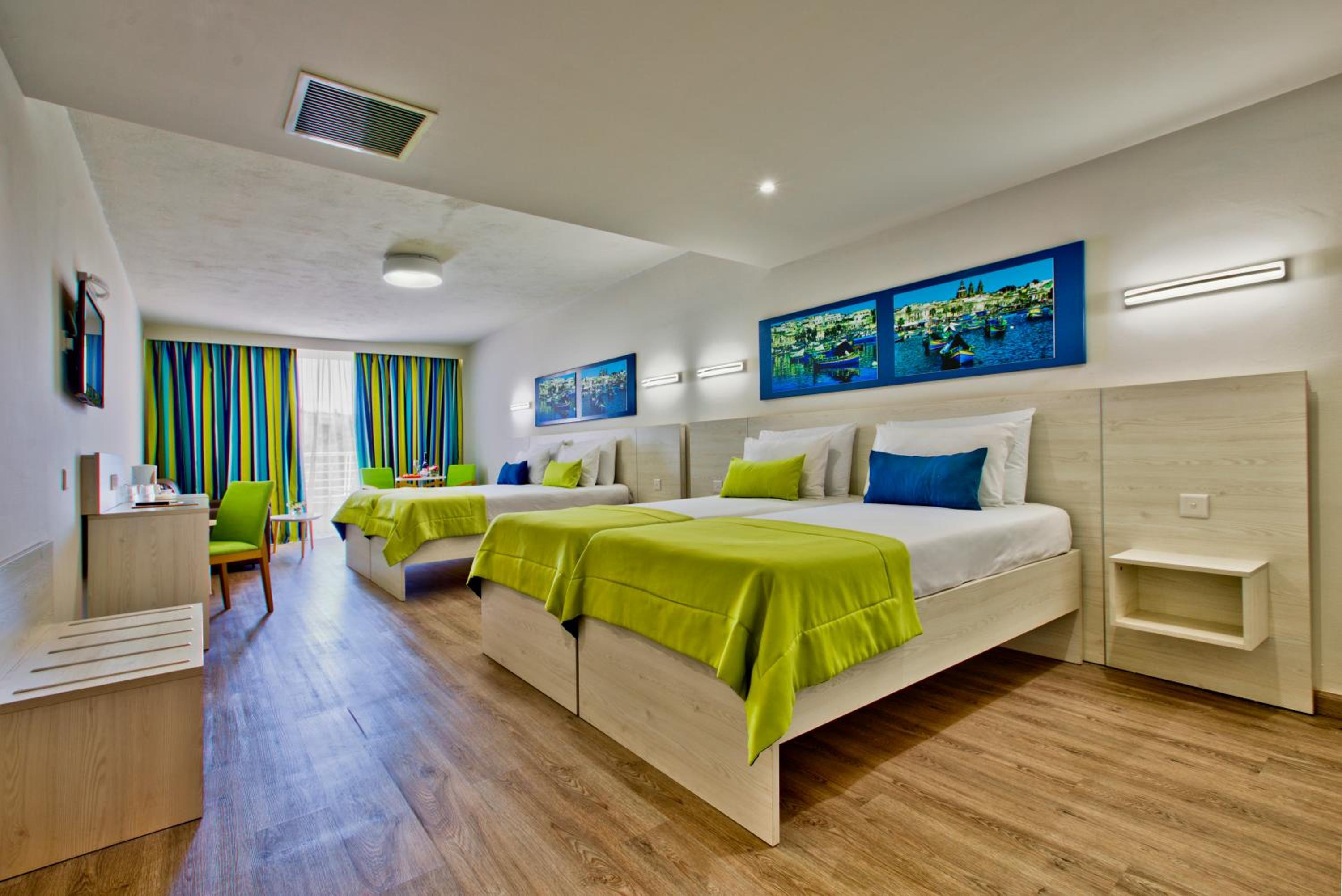 Quarto Familiar Quádruplo