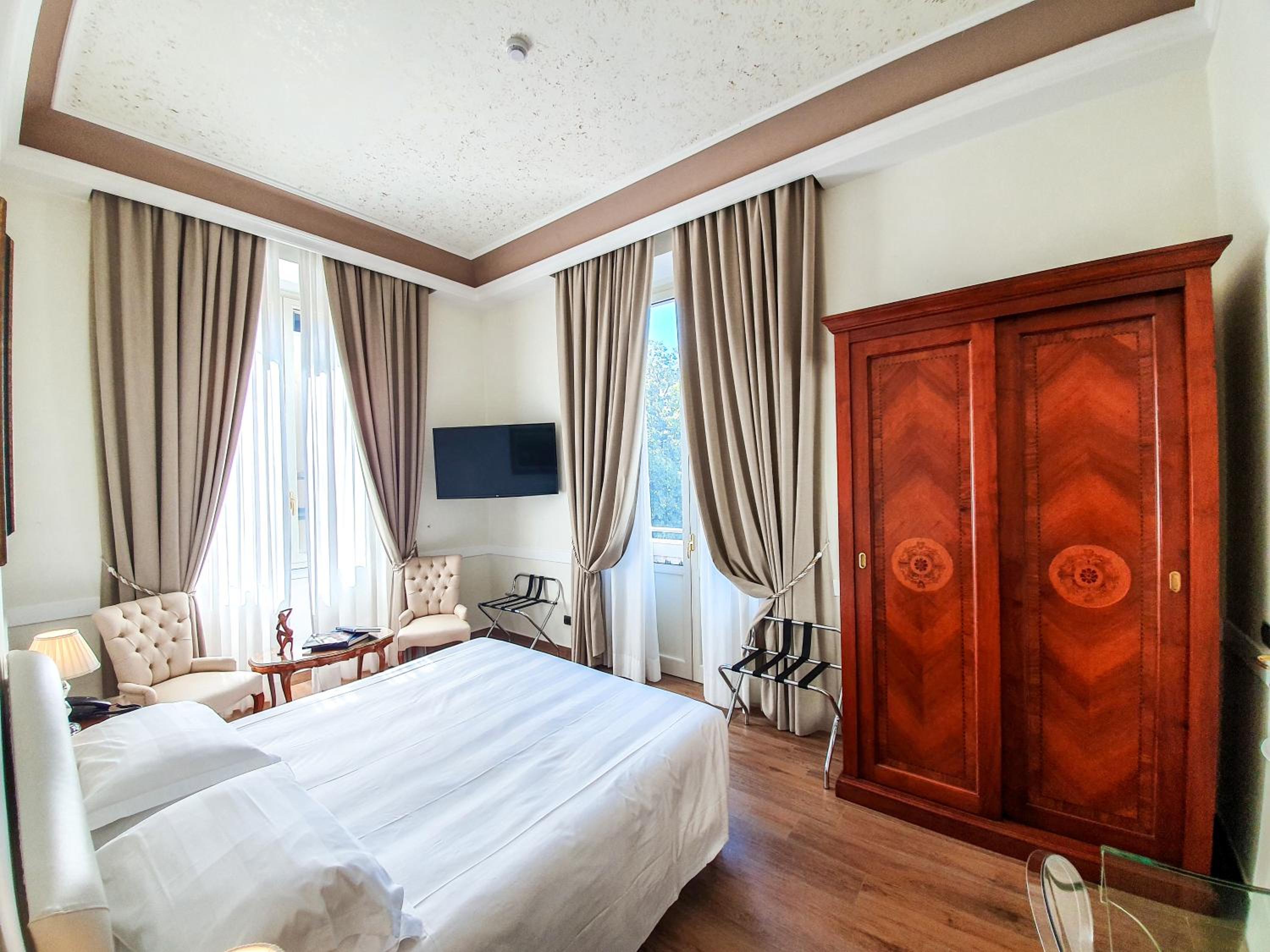 Superior Double or Twin Room - Photo 2