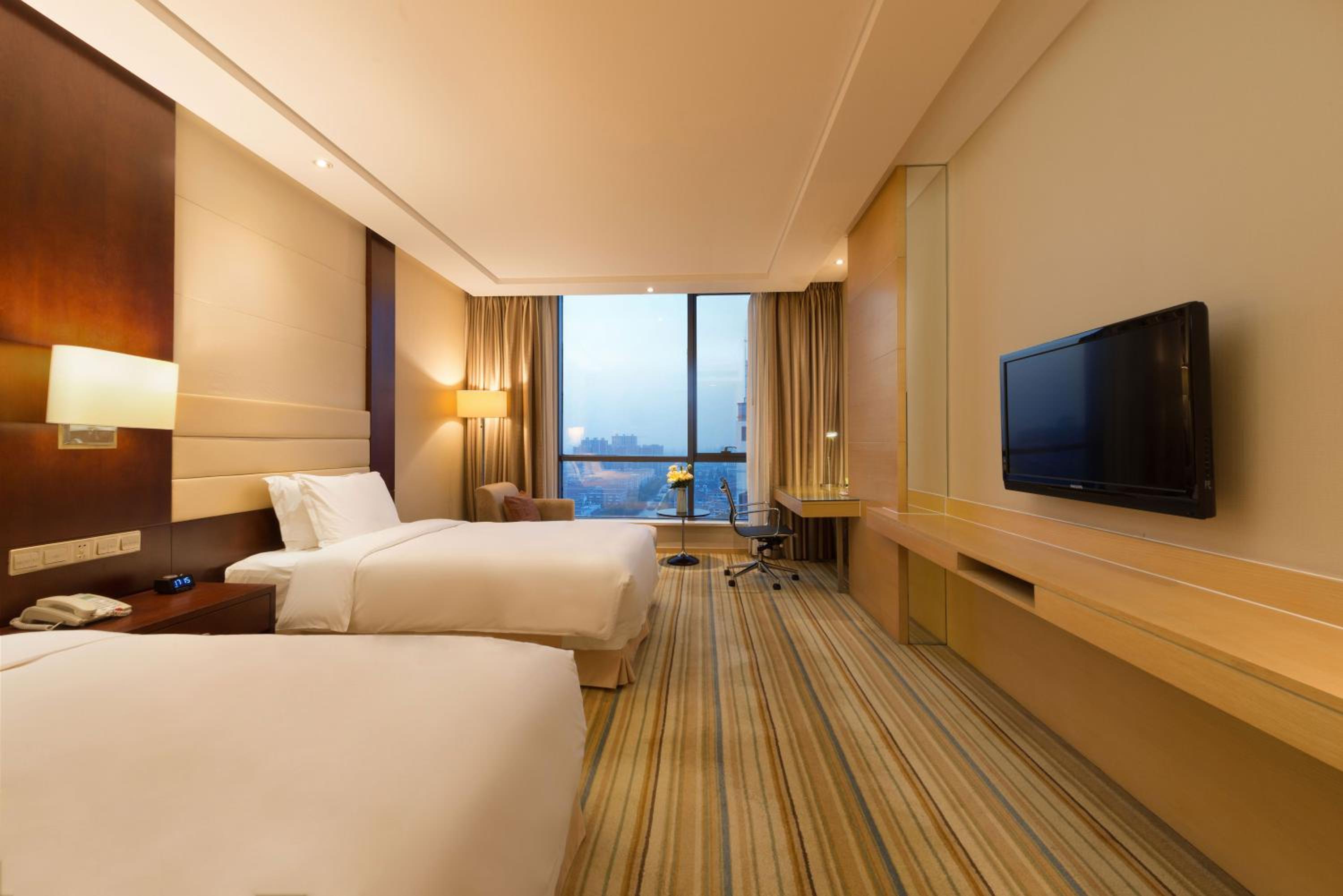 Standard King Room photo 1