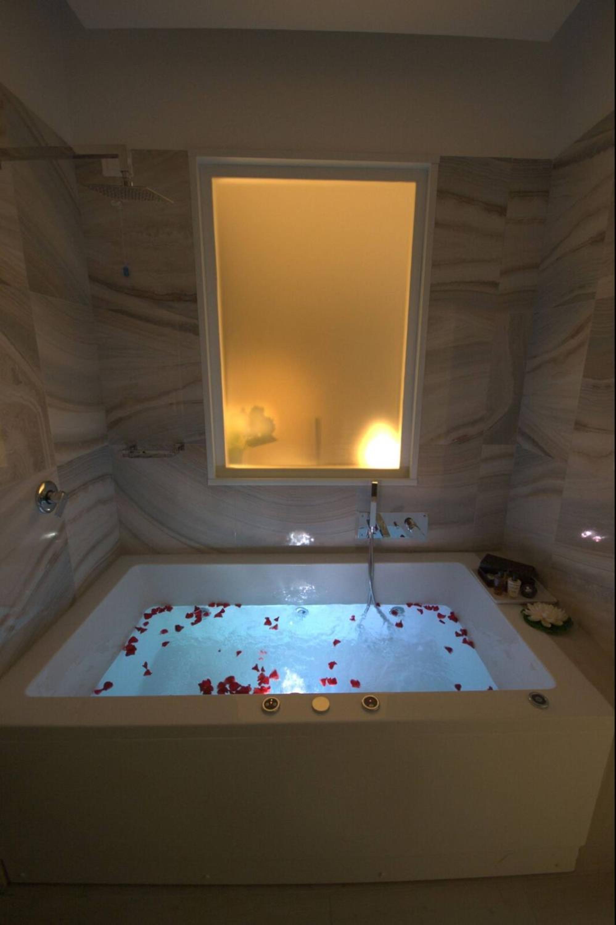 Deluxe Suite with Terrace photo 2