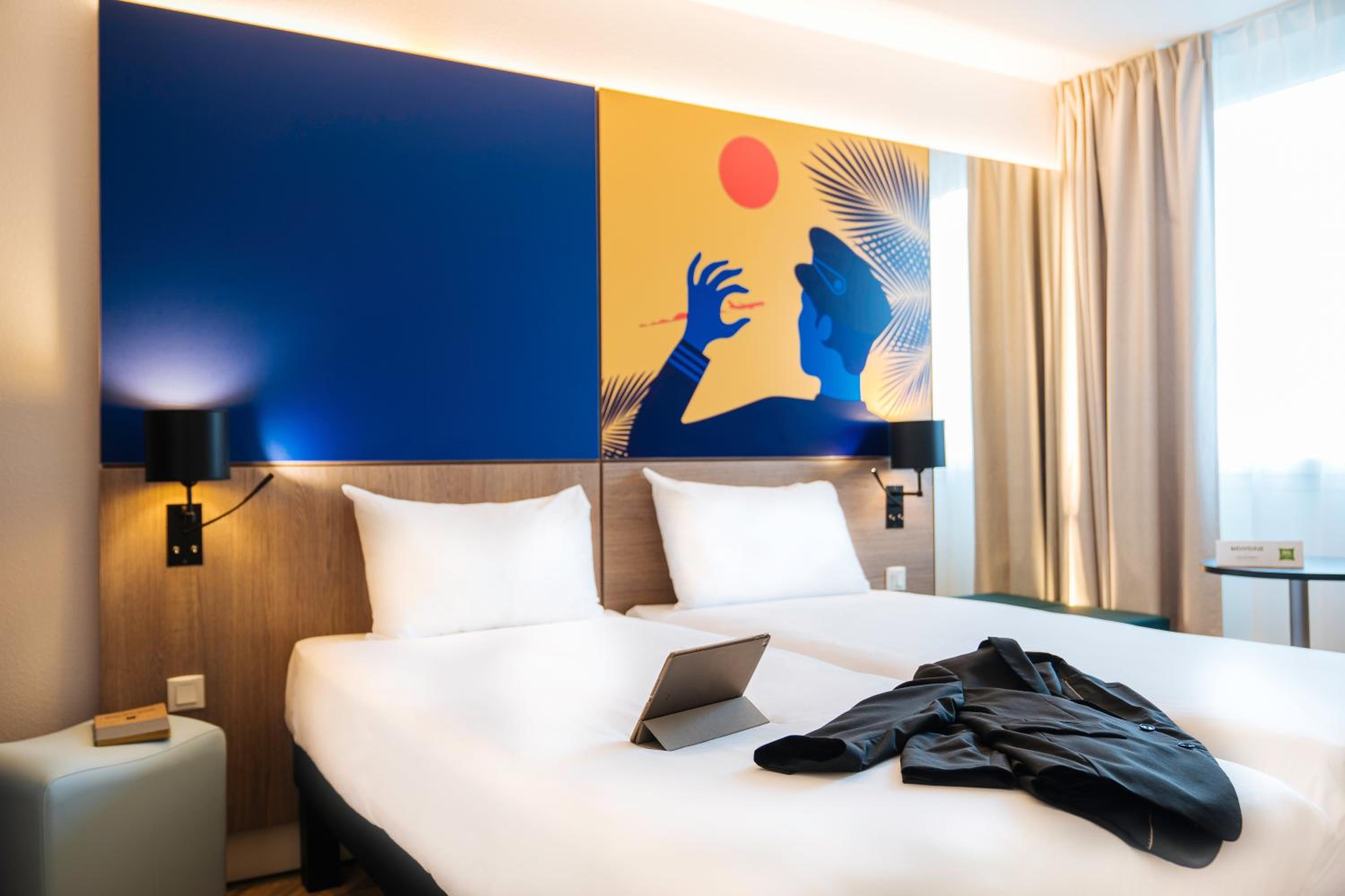 Standard Twin Room - Photo 3