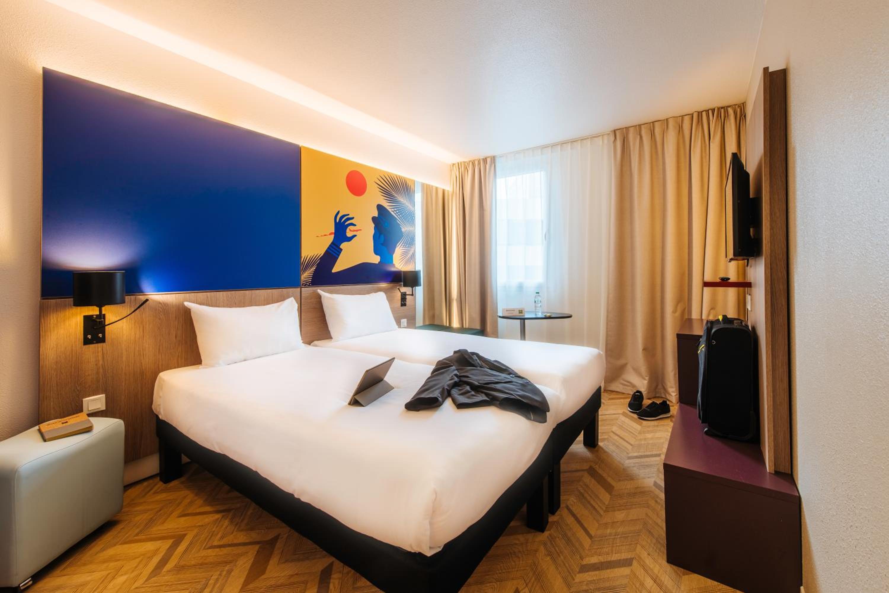 Standard Twin Room - Photo 2