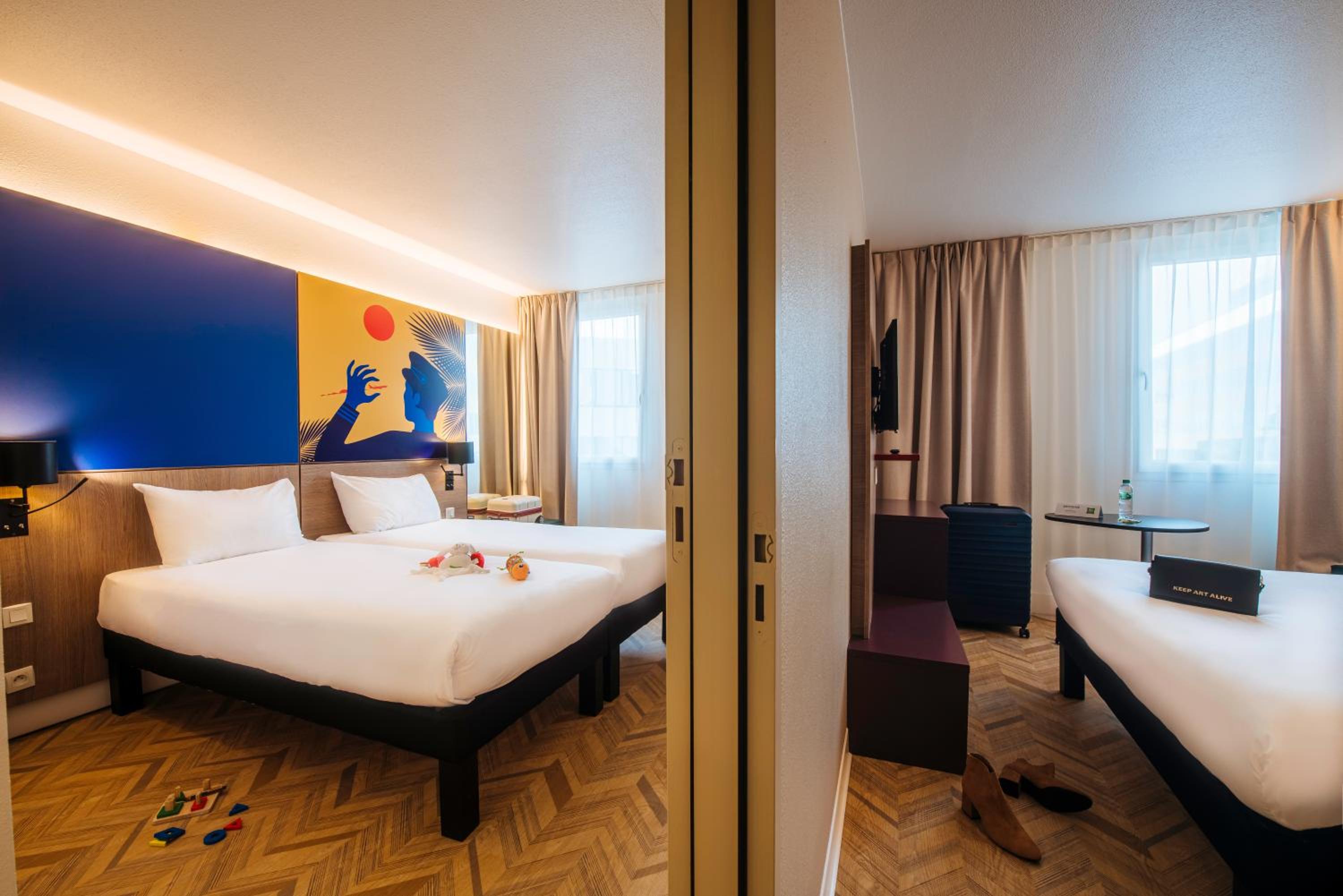 Standard Family Suite with Two Connecting Rooms - Photo 7