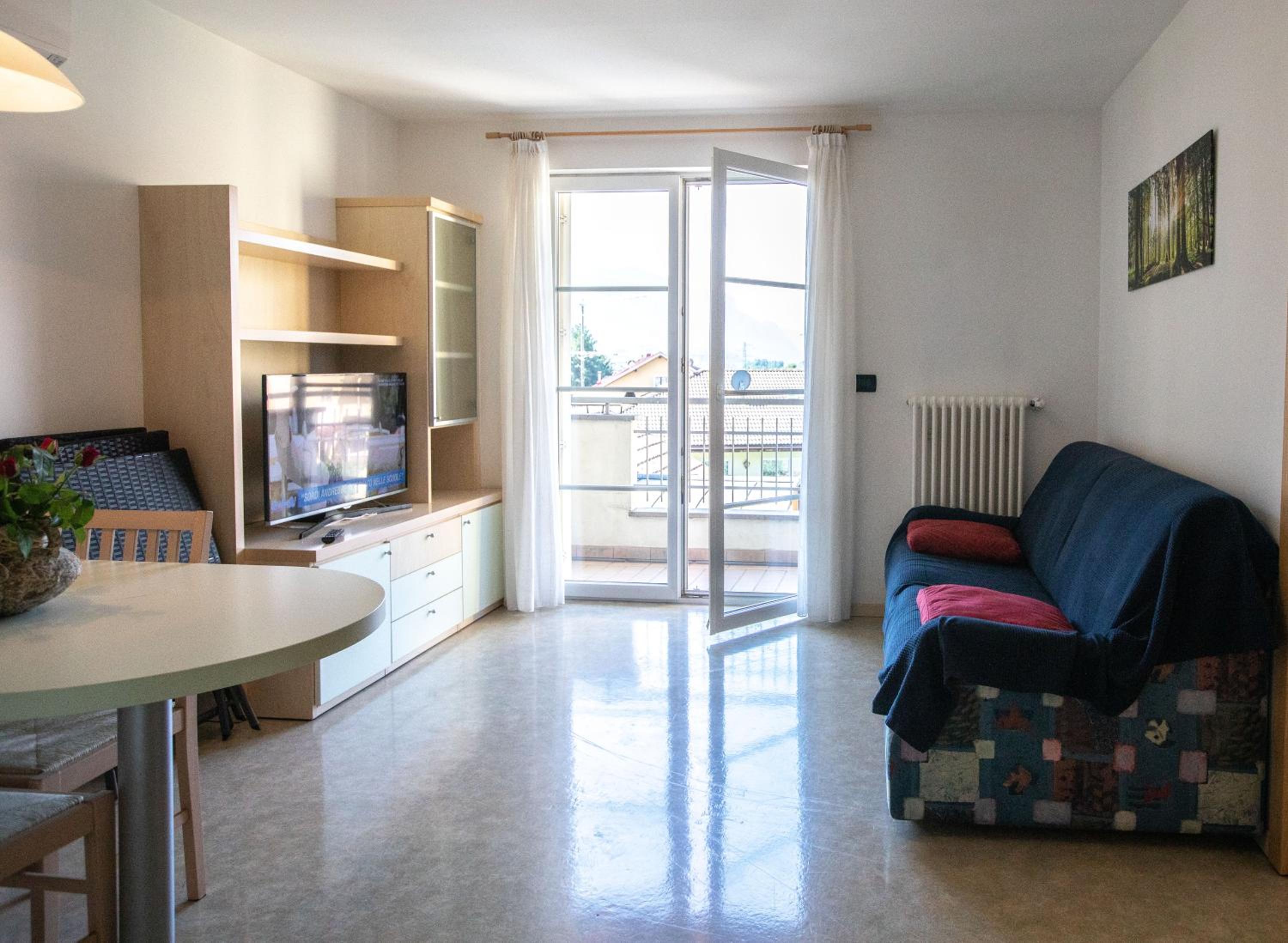 One-Bedroom Apartment photo 3
