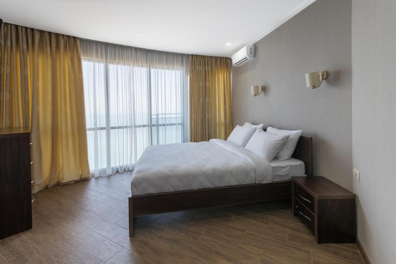 Apartment with Sea View - Photo 3