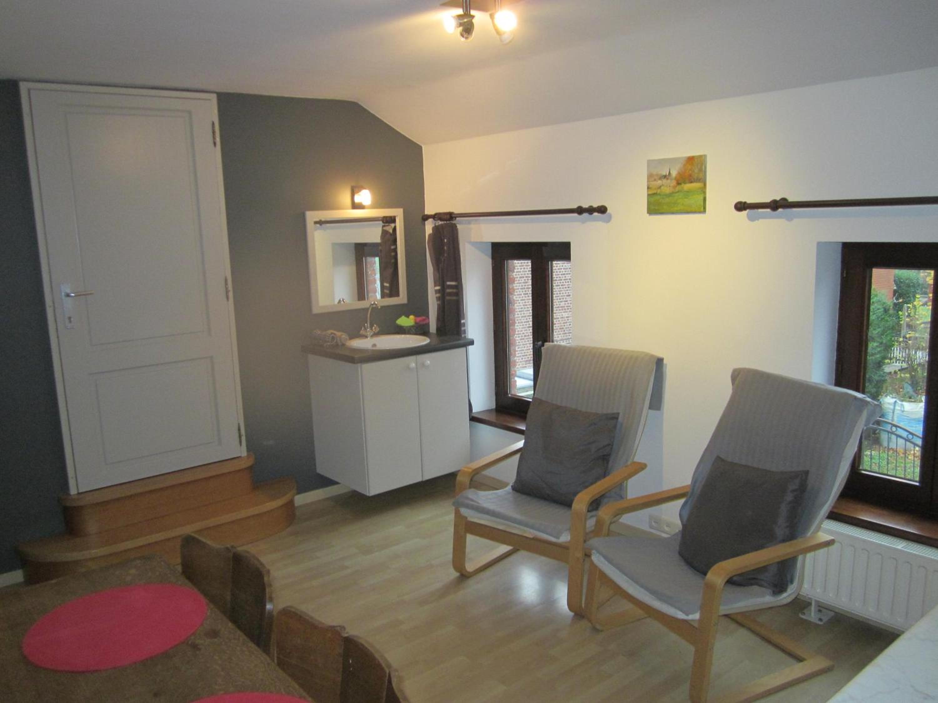 One-Bedroom Apartment - Photo 4
