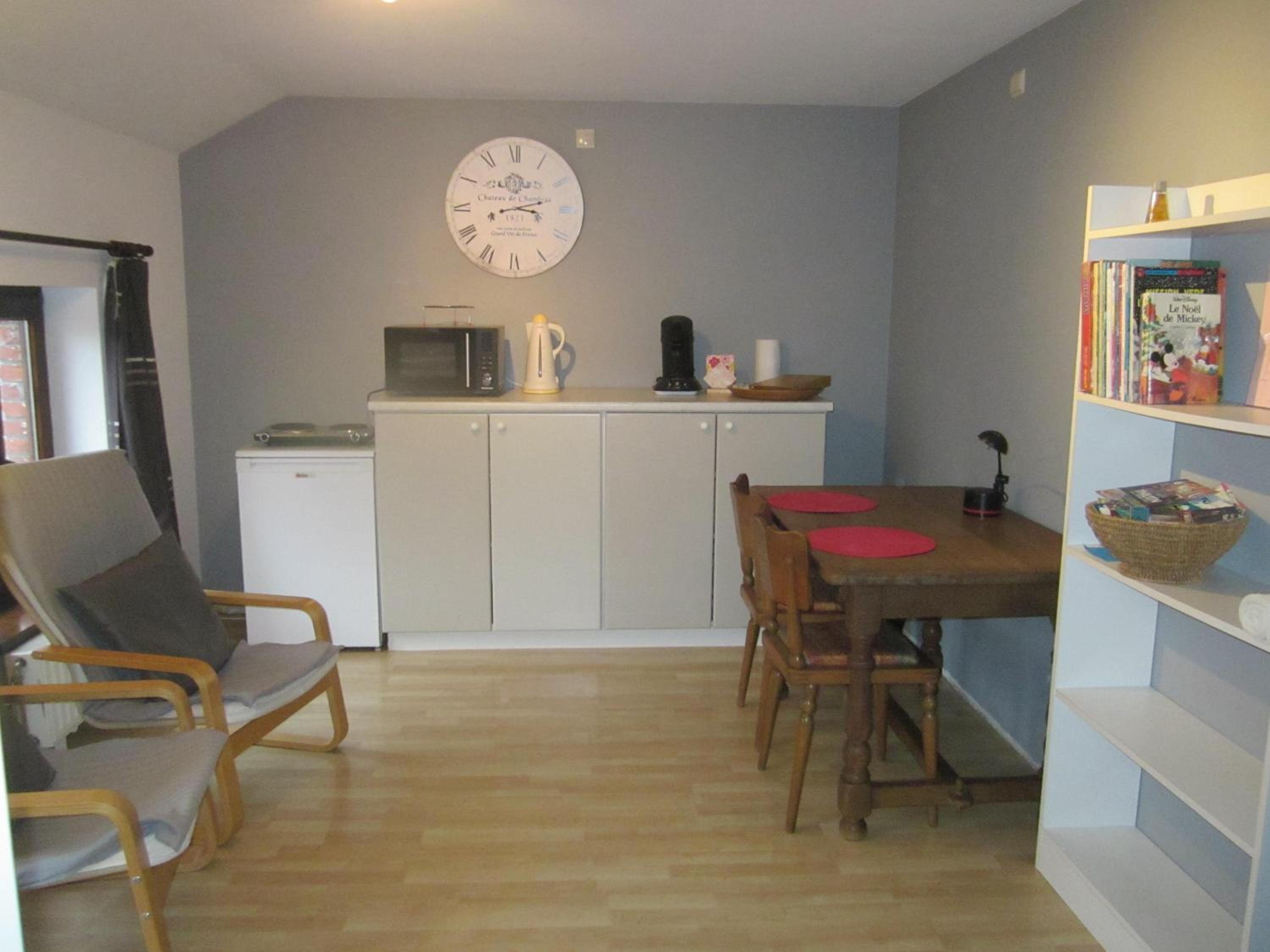 One-Bedroom Apartment - Photo 6