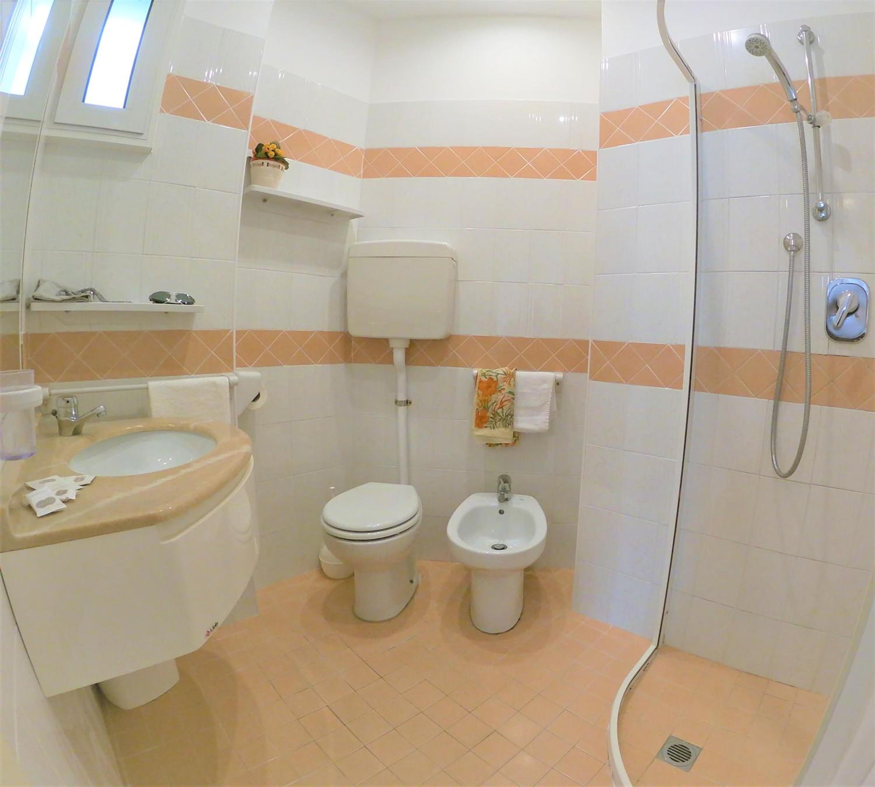 Family Room - Photo 5