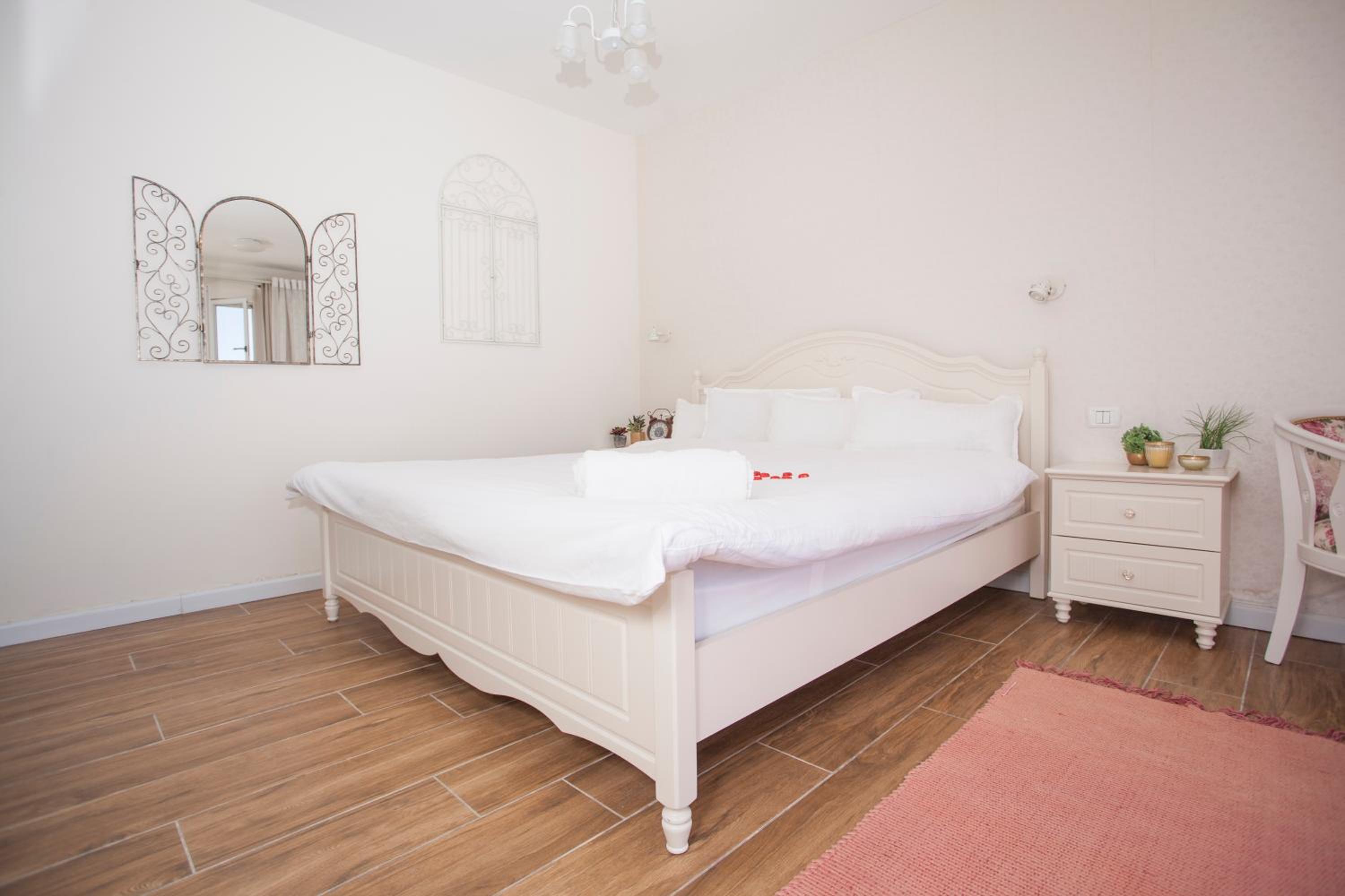 Suite with Spa Bath photo 3