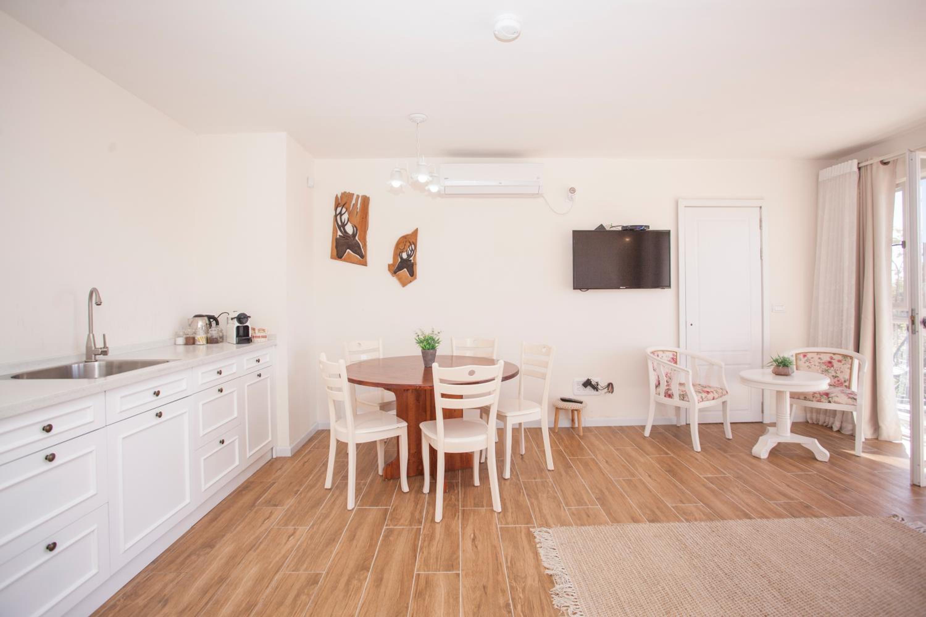 Apartment with Lake View photo 2