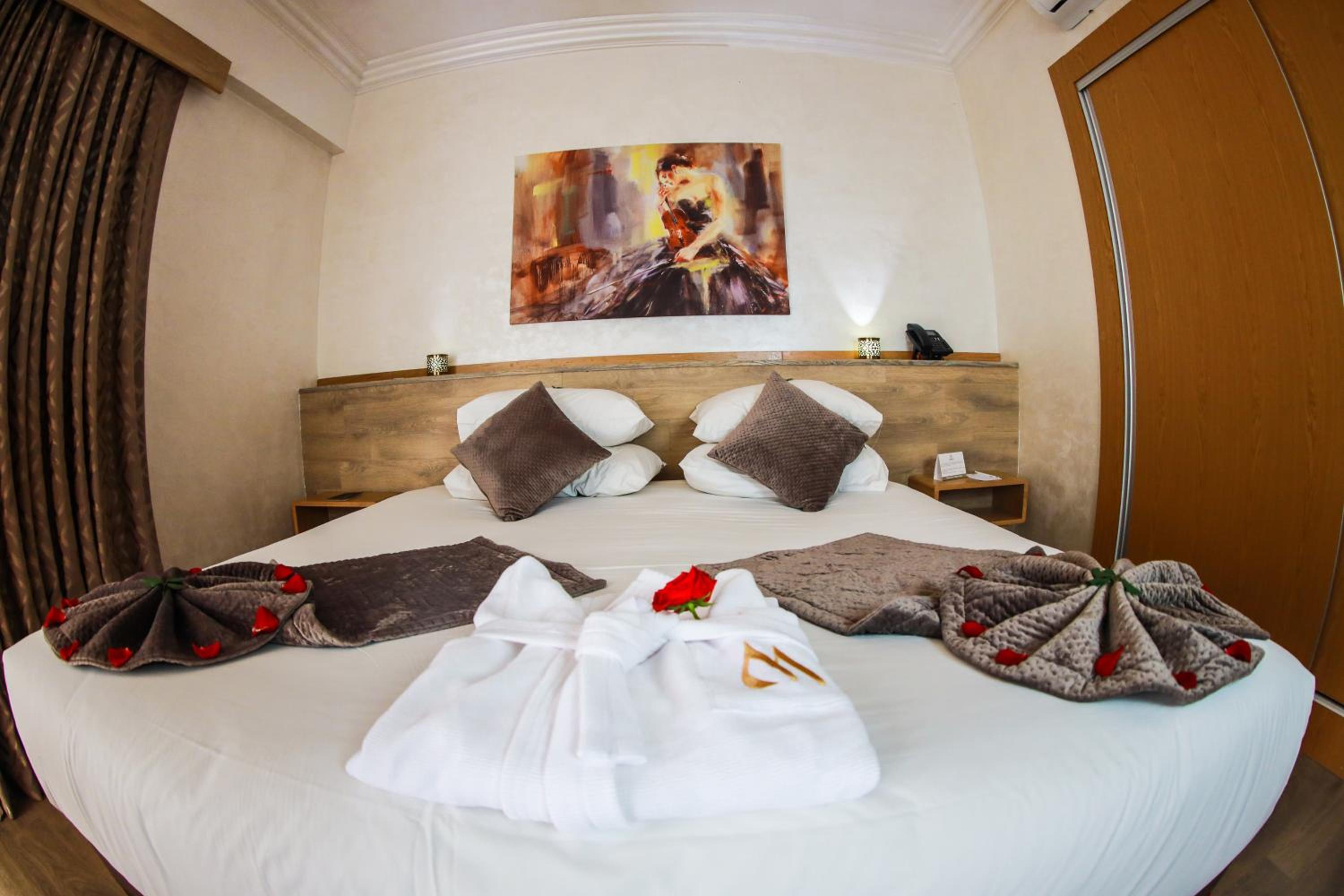 Double Room - Photo 5