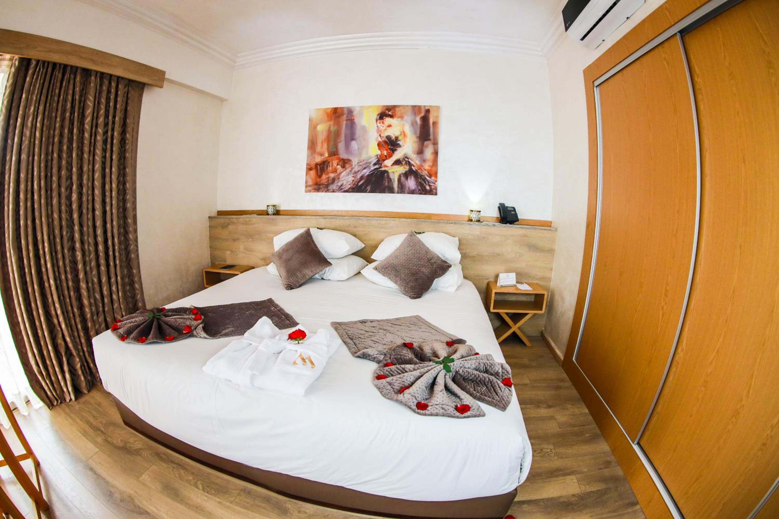 Double Room - Photo 6