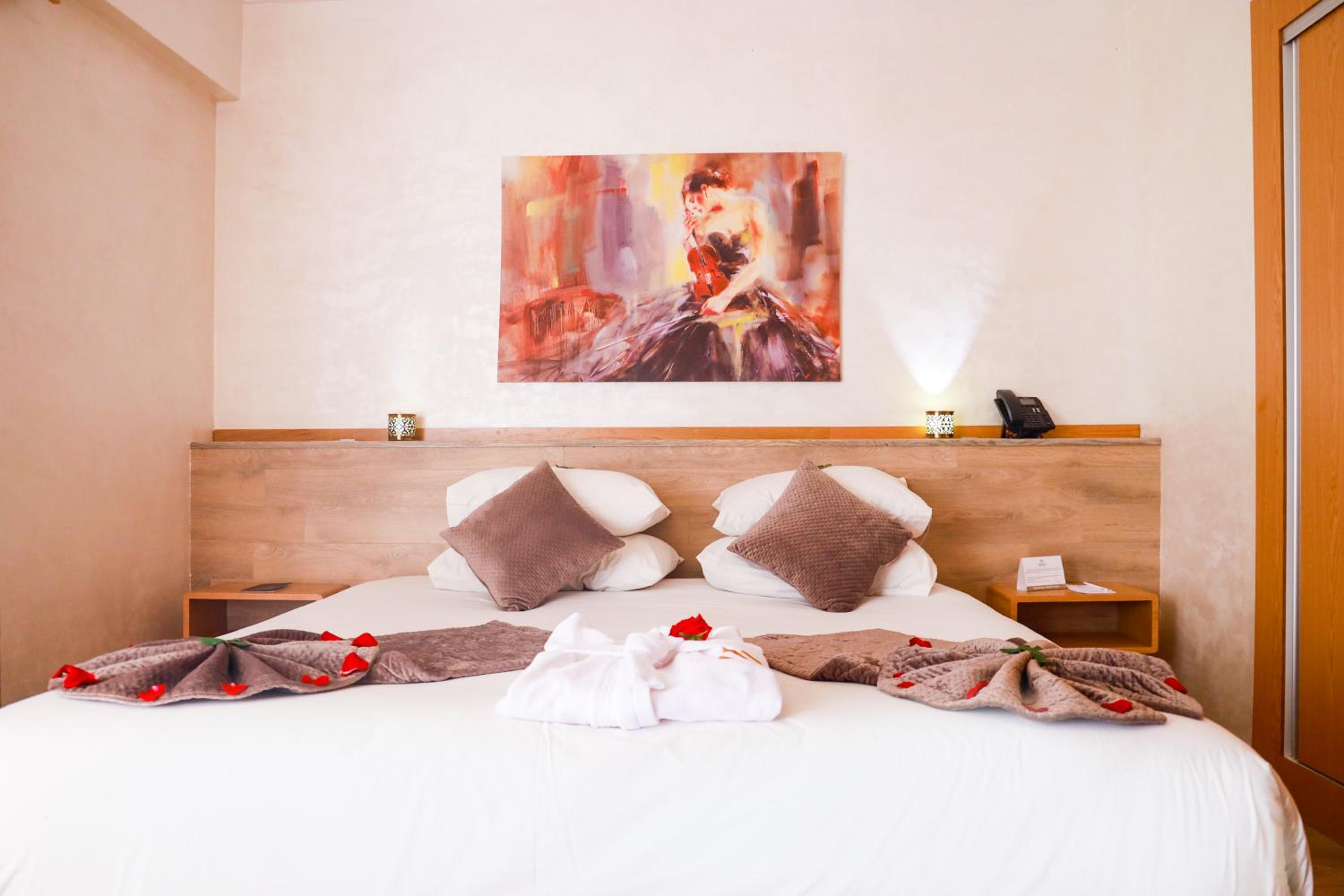 Double Room - Photo 8