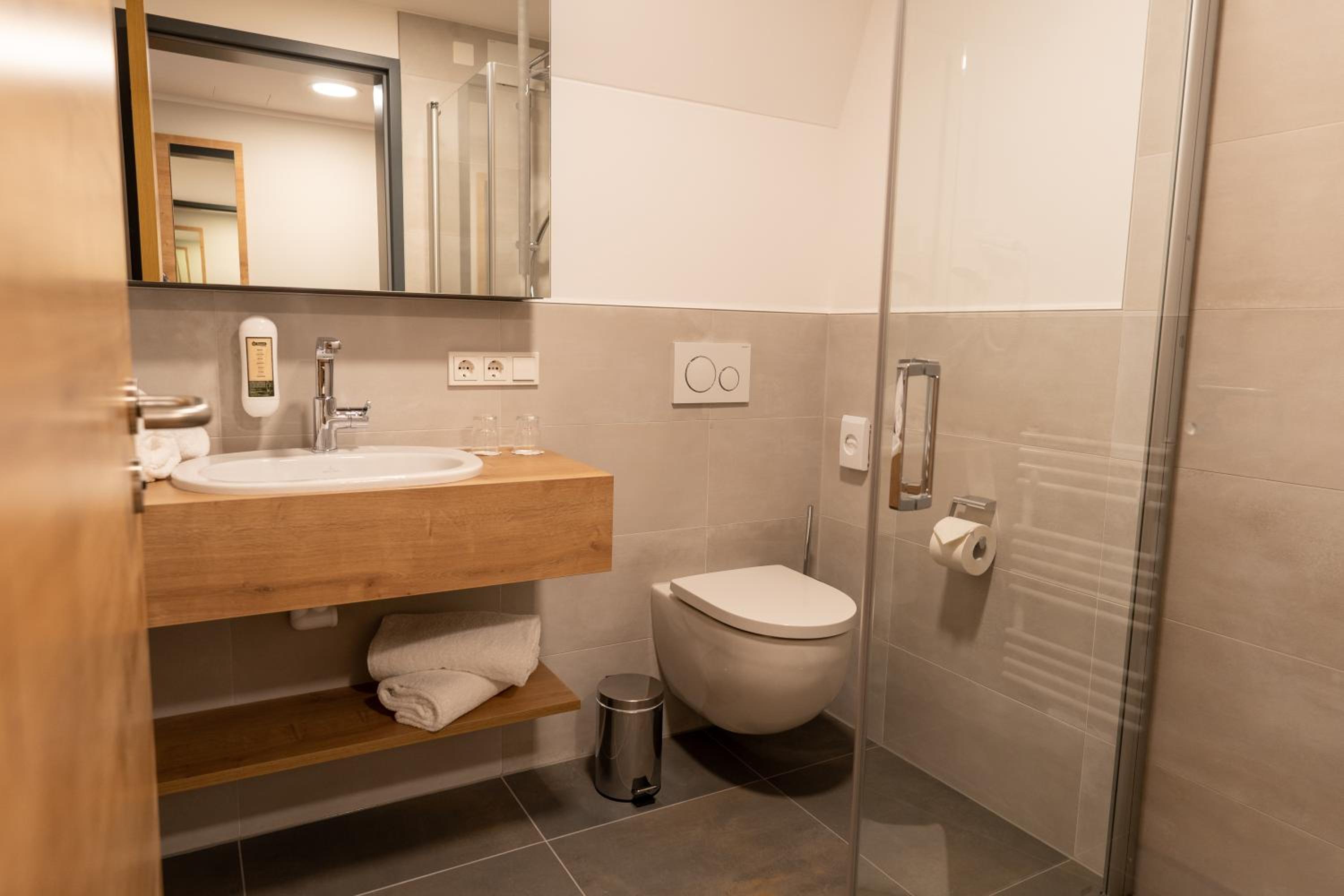Double Room - Photo 6