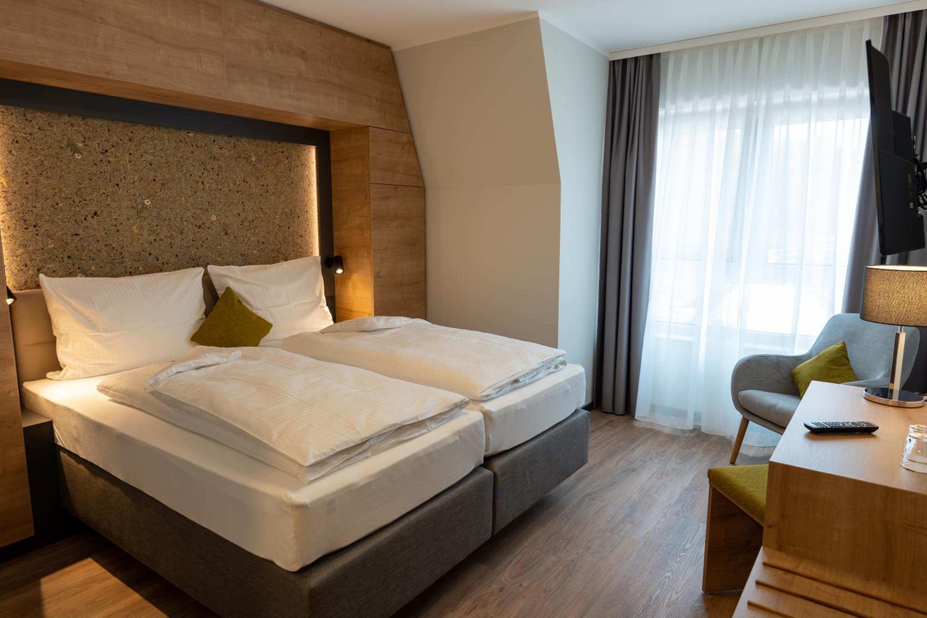 Double Room - Photo 5