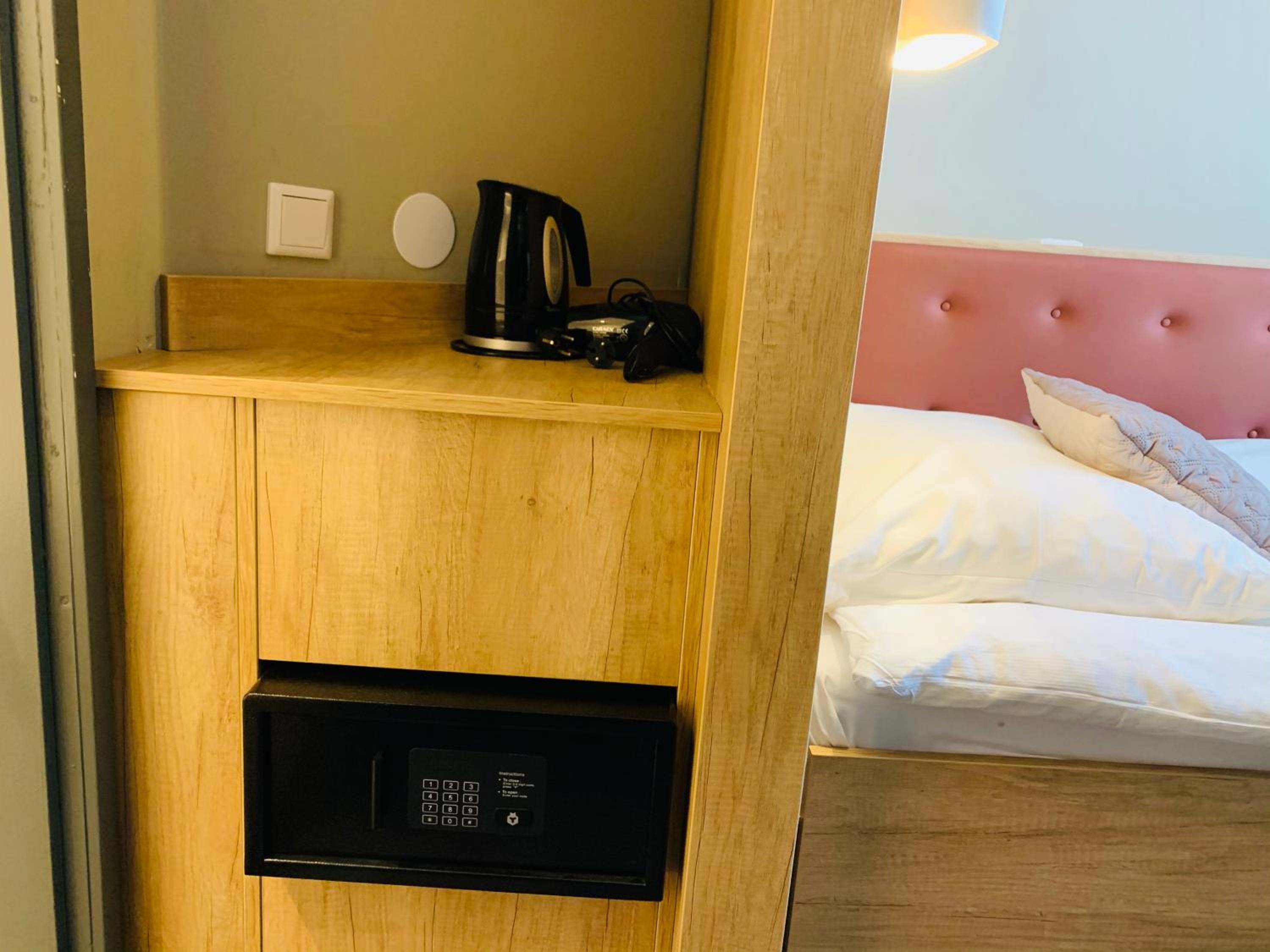 Basic Single Room photo 3