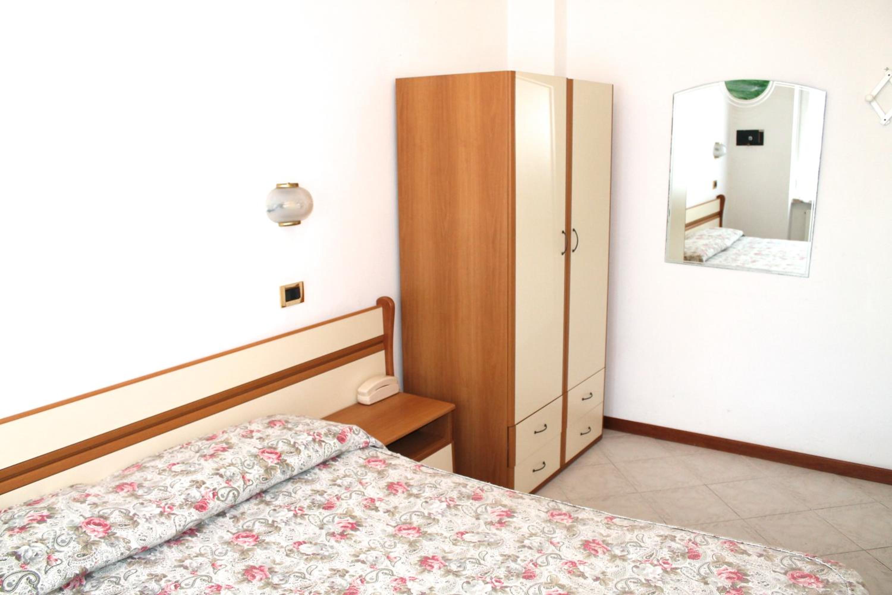 Double Room - Photo 5