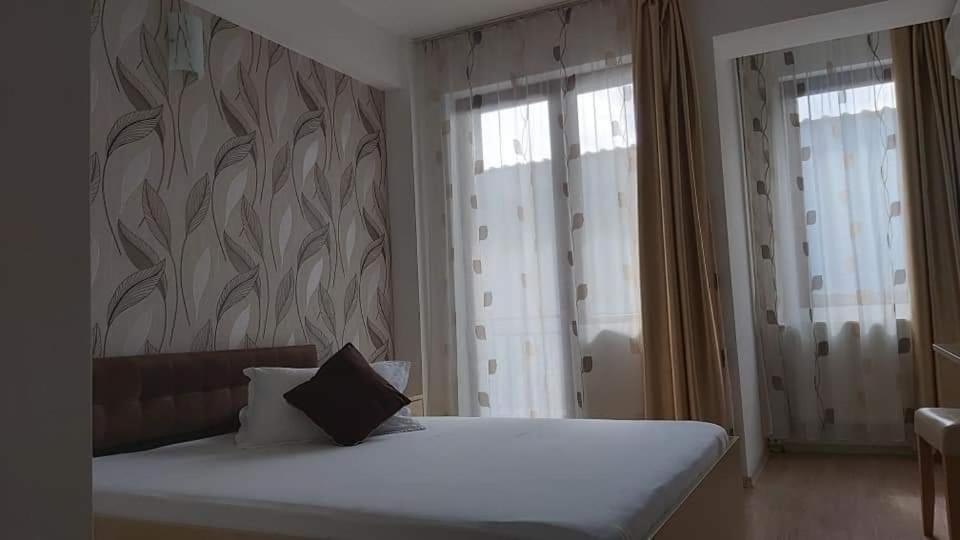 Double Room with Balcony - Photo 1