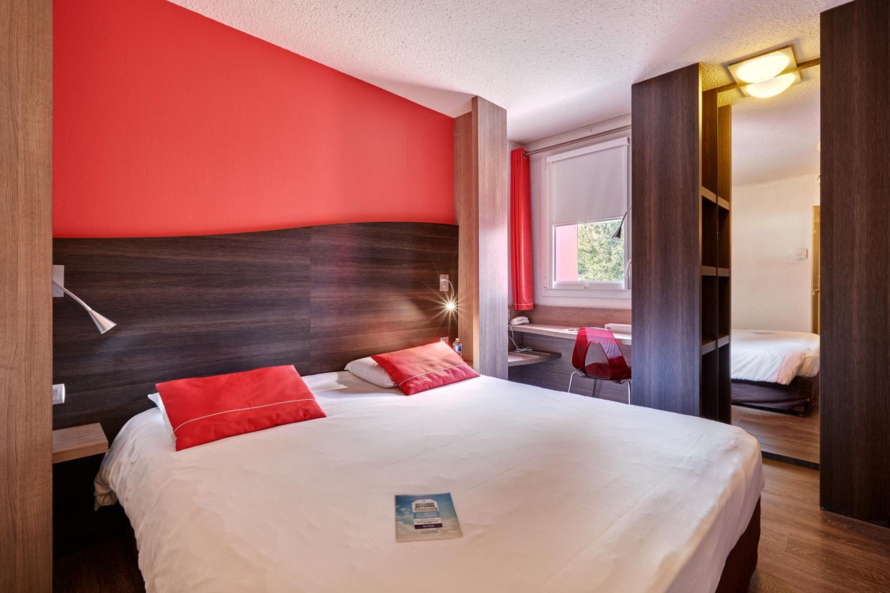 Double Room with 1 Double Bed - Photo 1