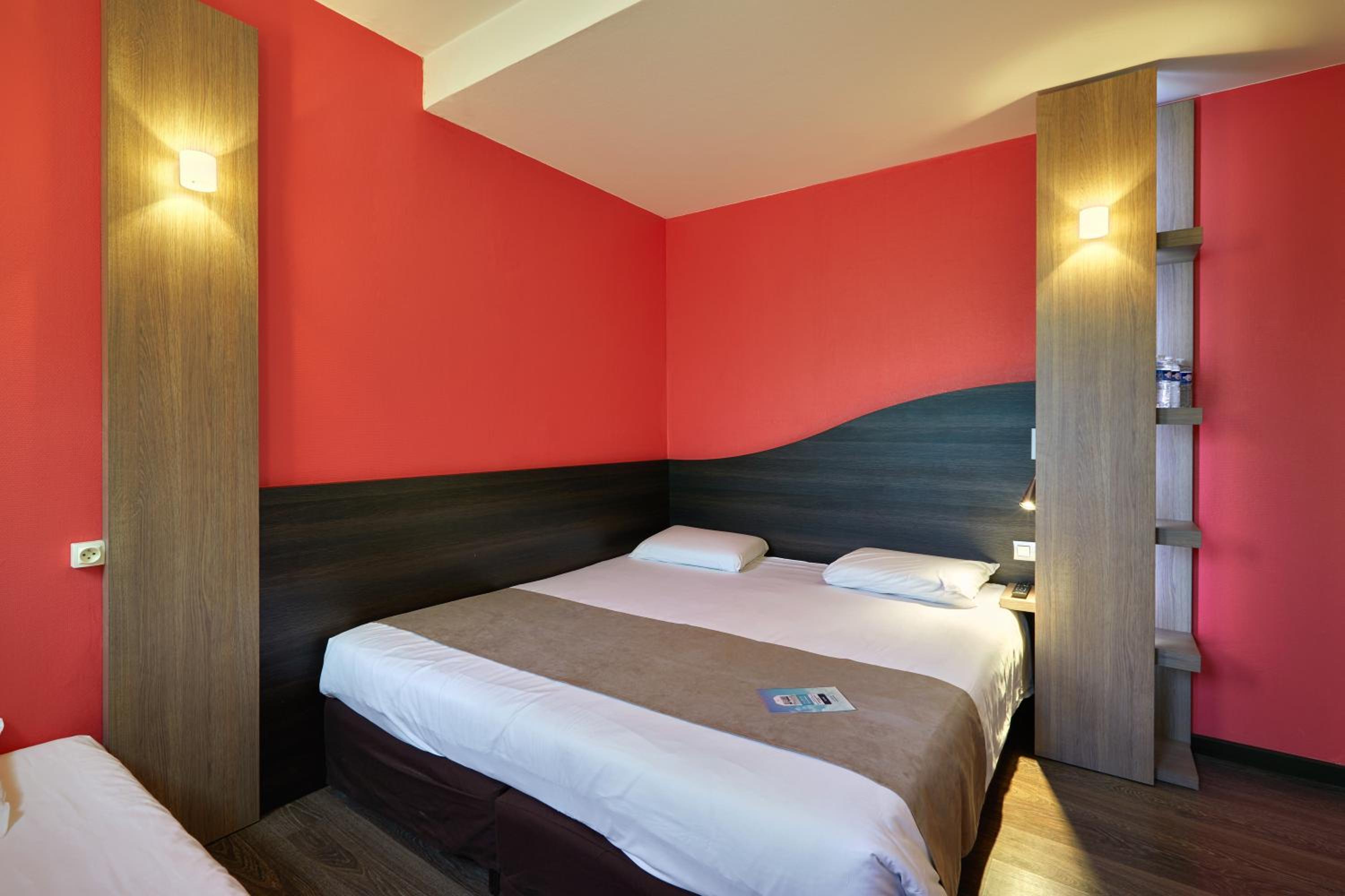 Double Room with 1 Double Bed - Photo 2