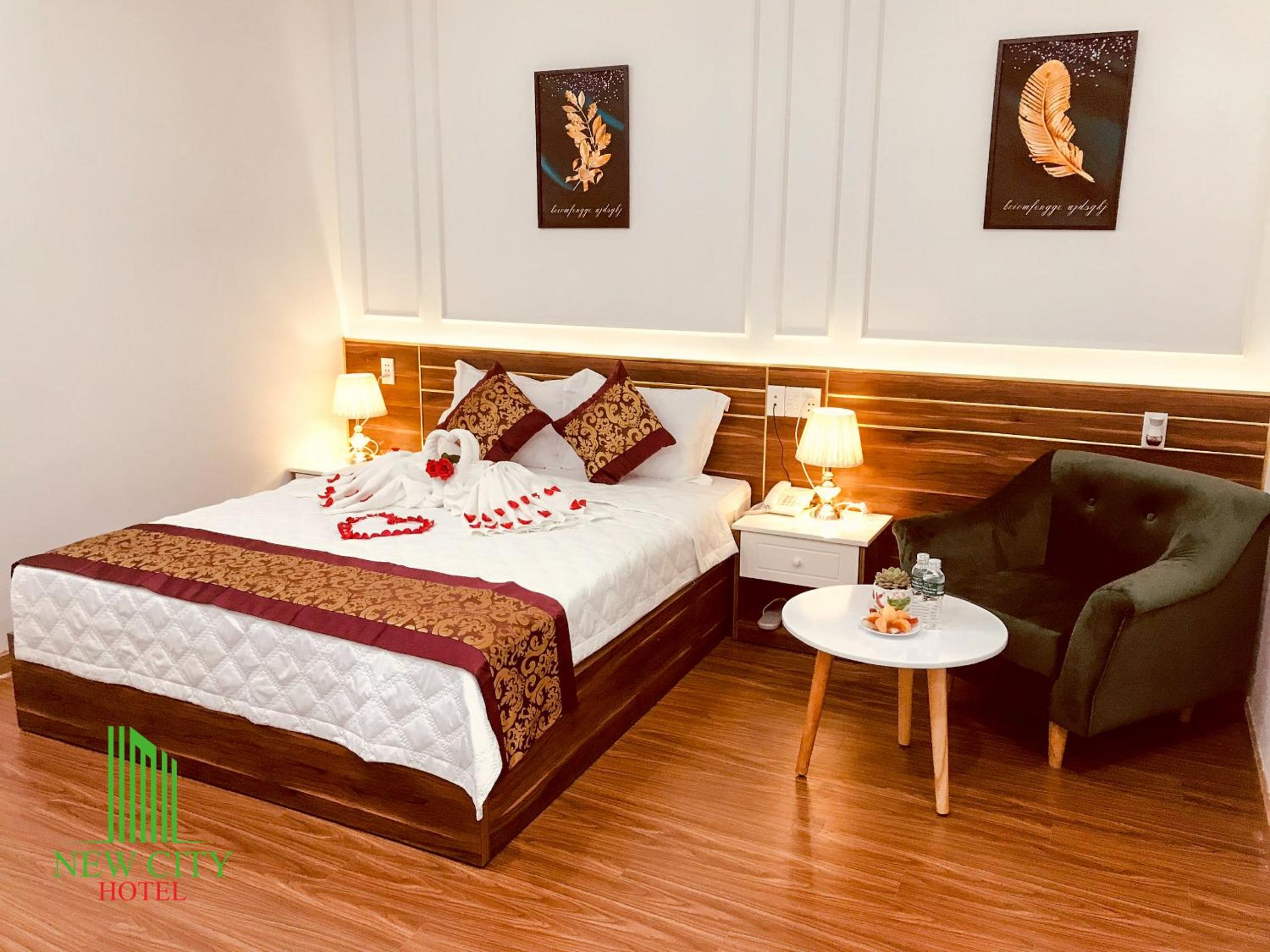Deluxe Queen Room