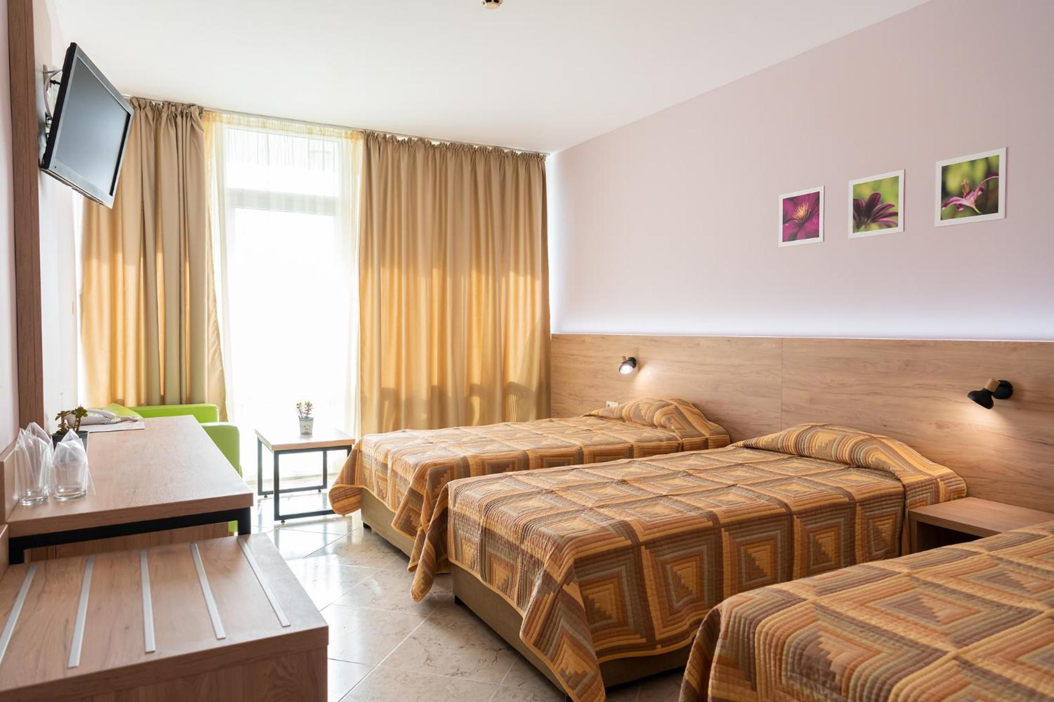 Double or Twin Room - Photo 14