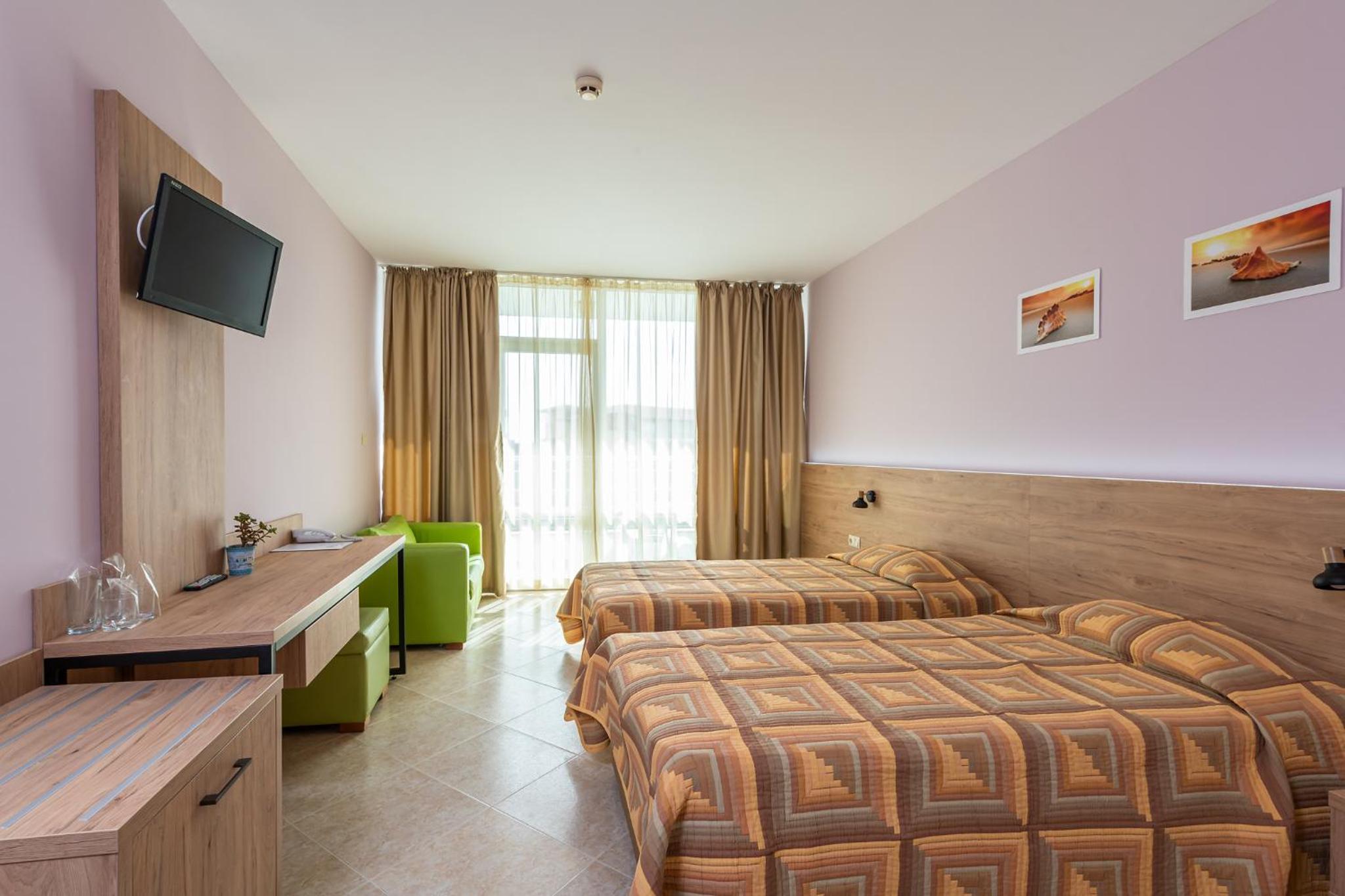 Double or Twin Room - Photo 15